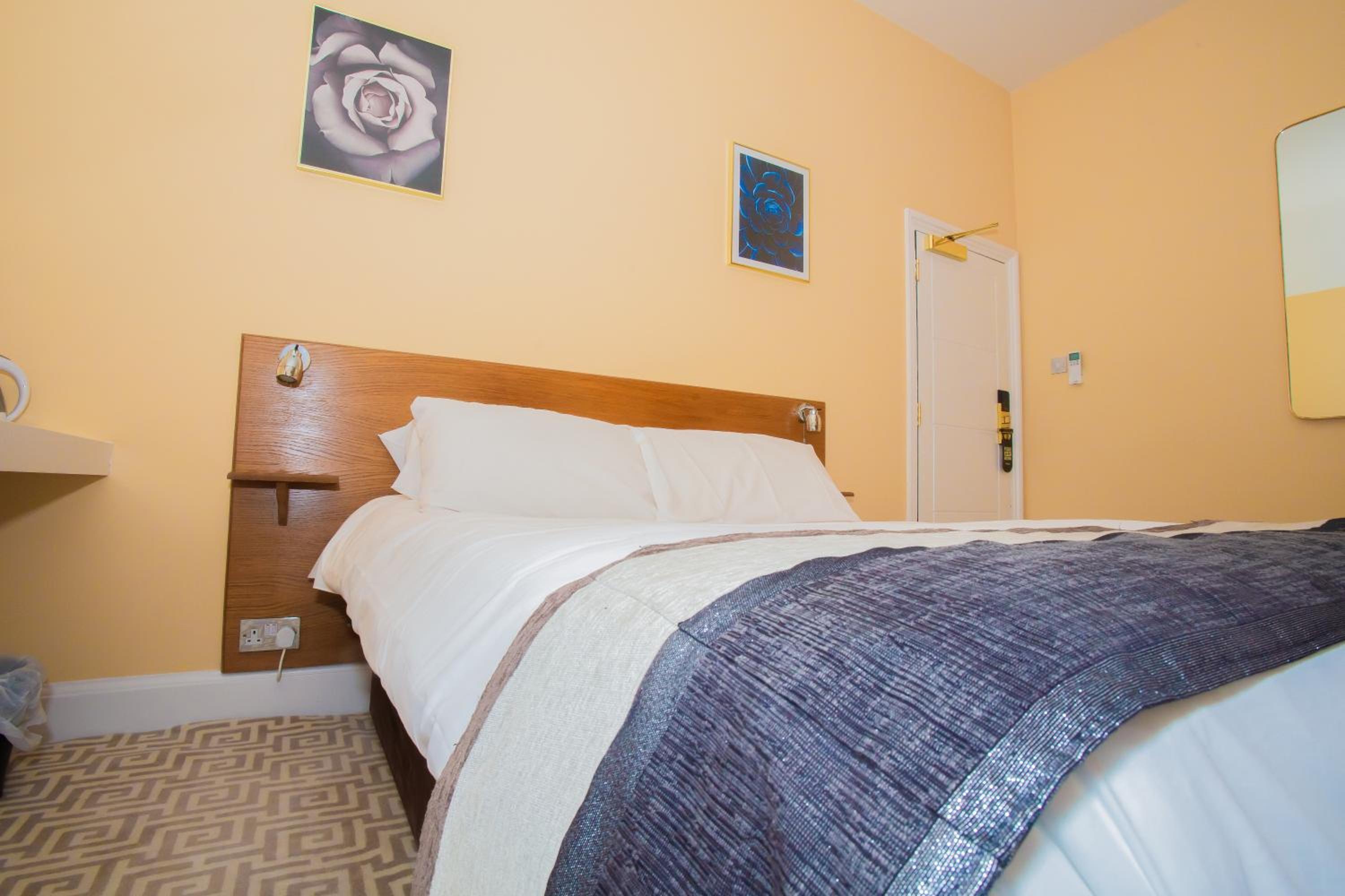 Standard Double Room - Photo 1
