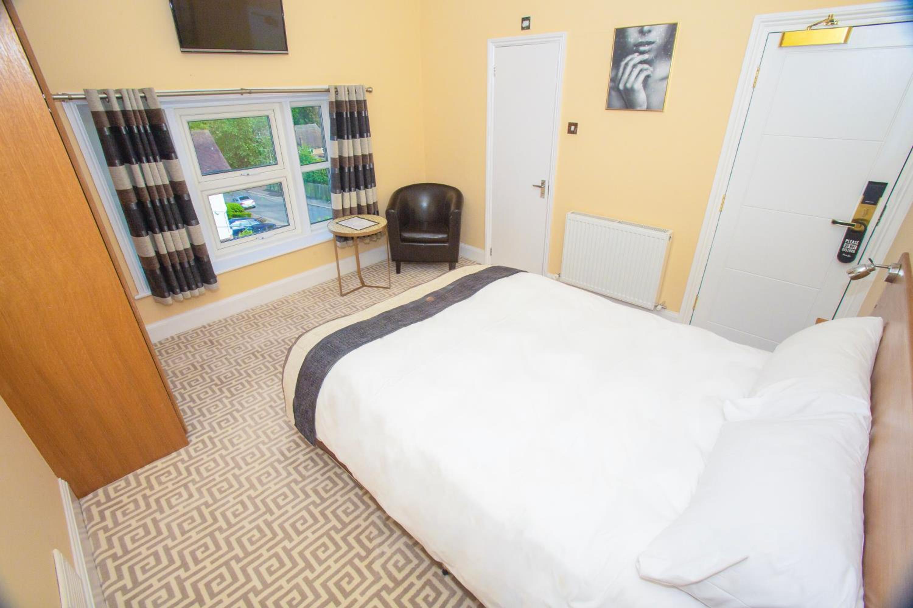 Standard Double Room - Photo 6