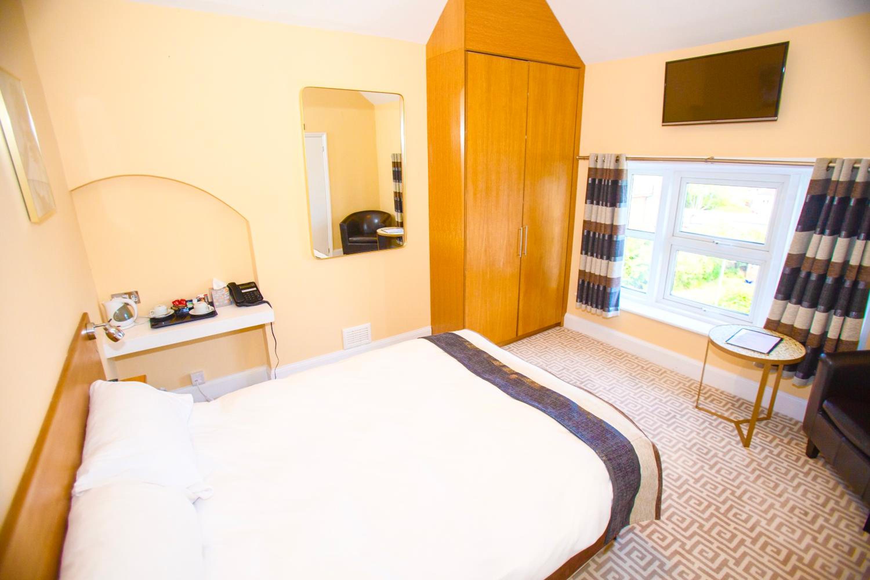 Standard Double Room - Photo 5