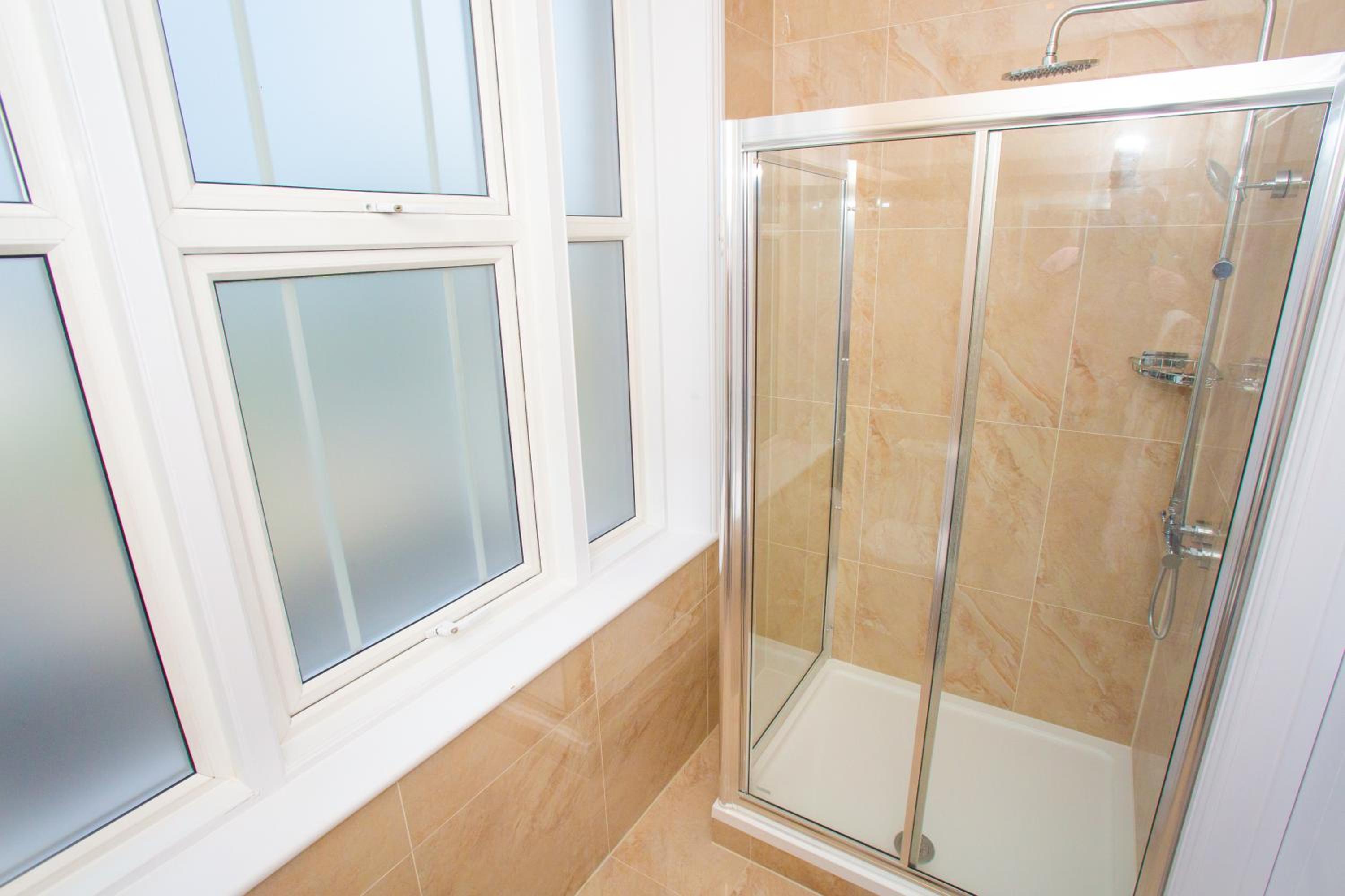 Standard Double Room - Photo 9