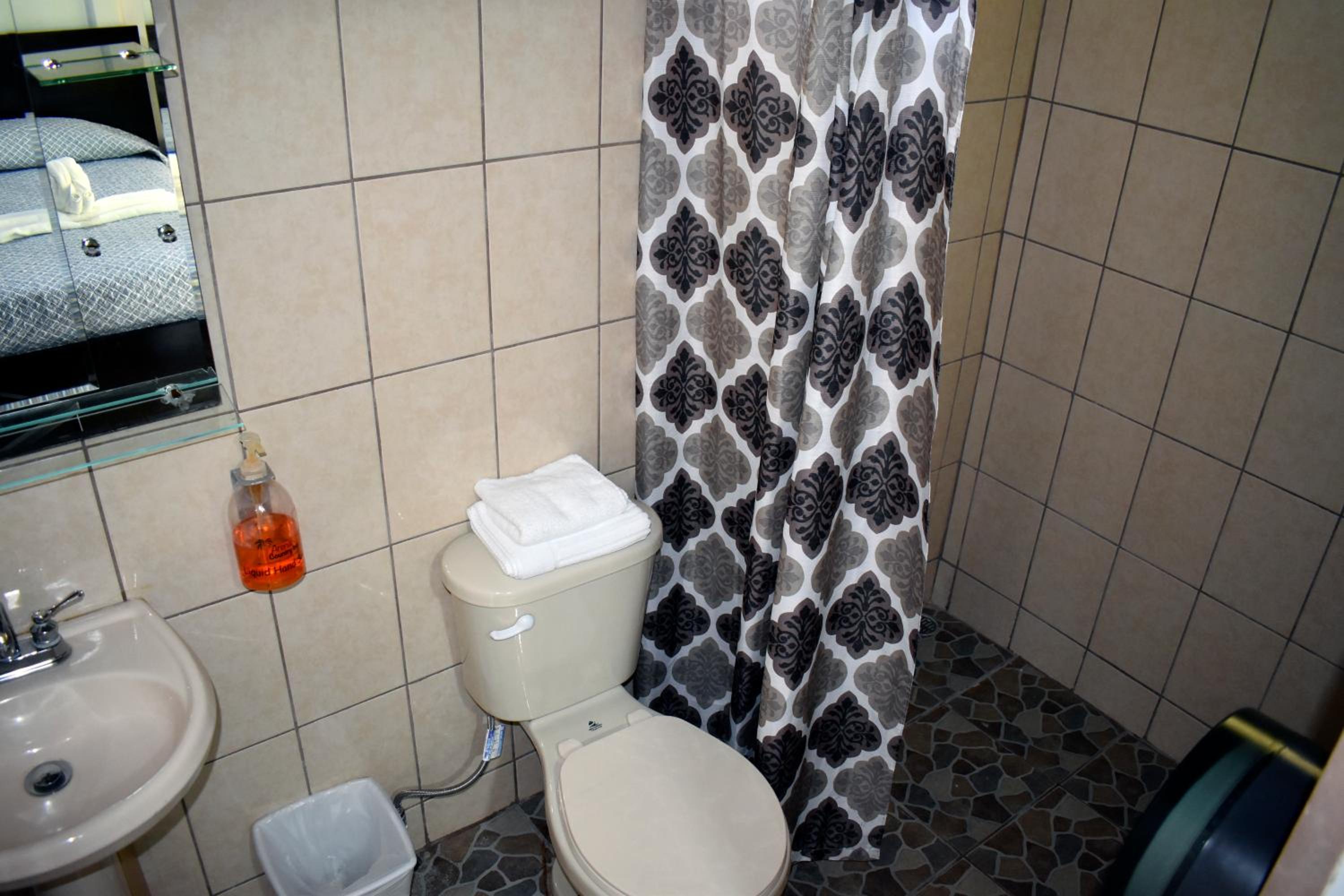 Double Room - Photo 7