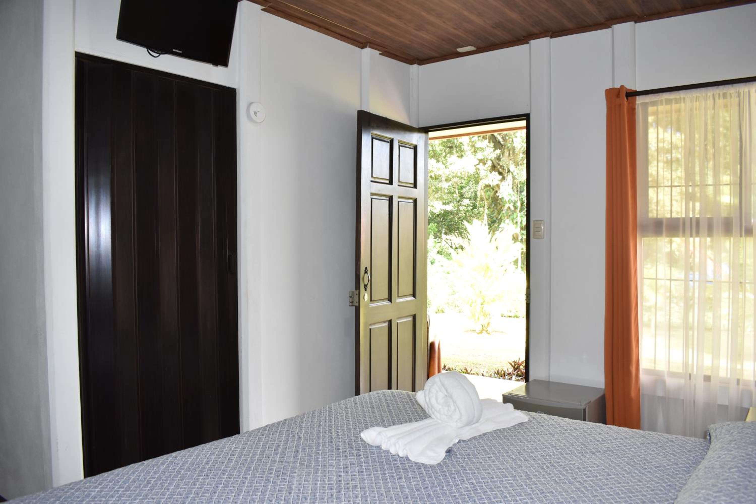 Double Room - Photo 5