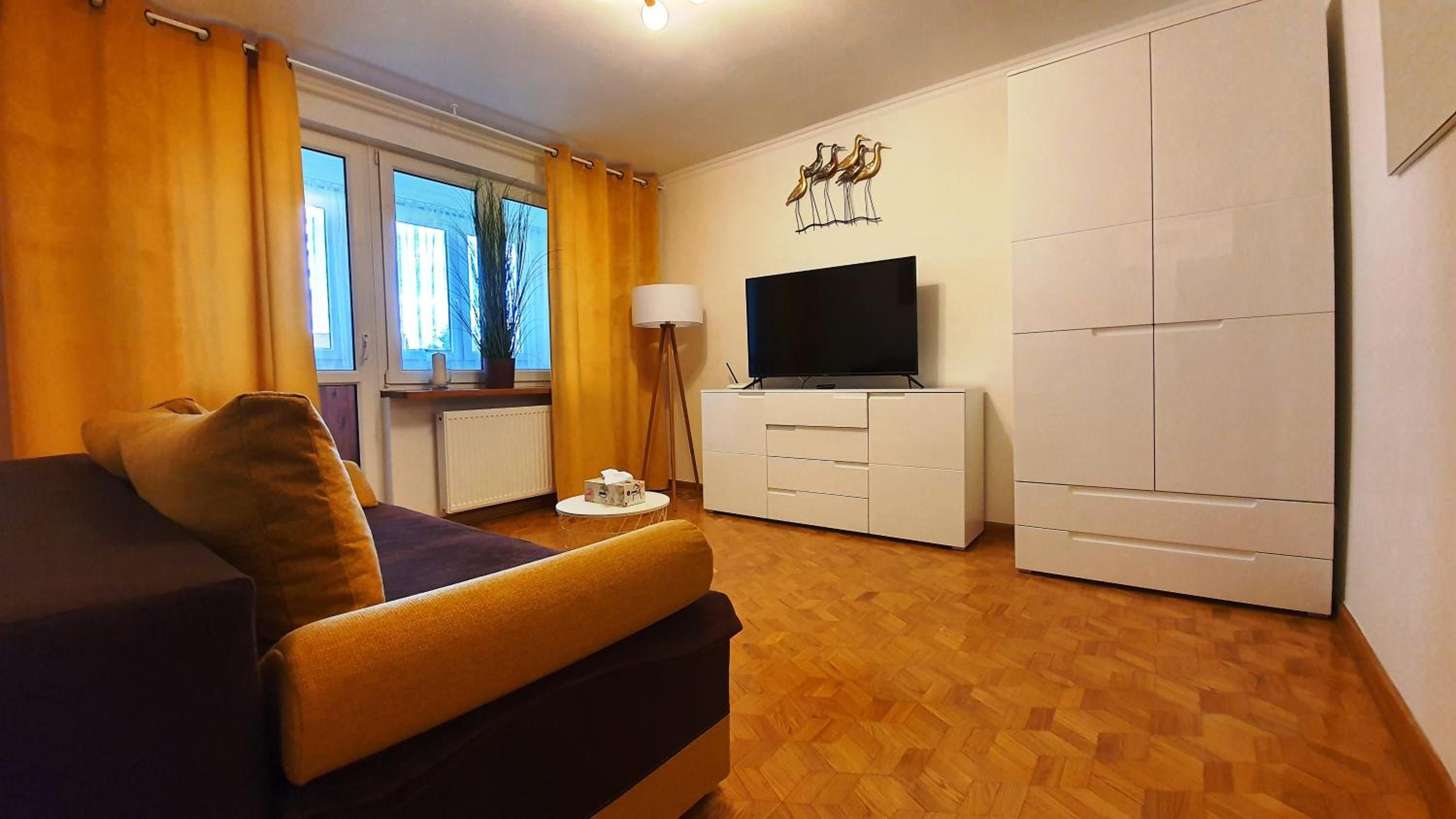 One-Bedroom Apartment photo 1