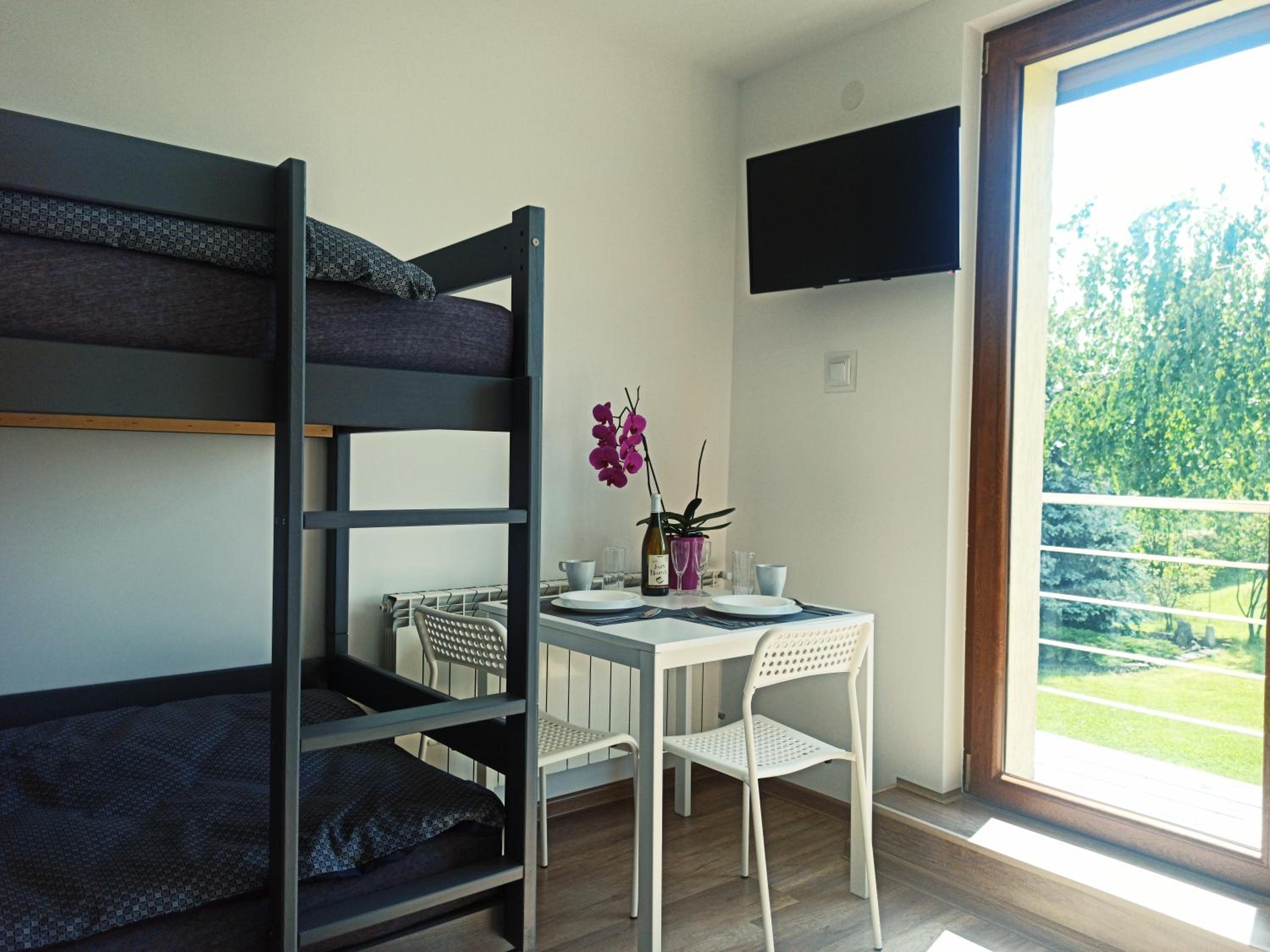 Quadruple Room with Private Bathroom - Photo 8