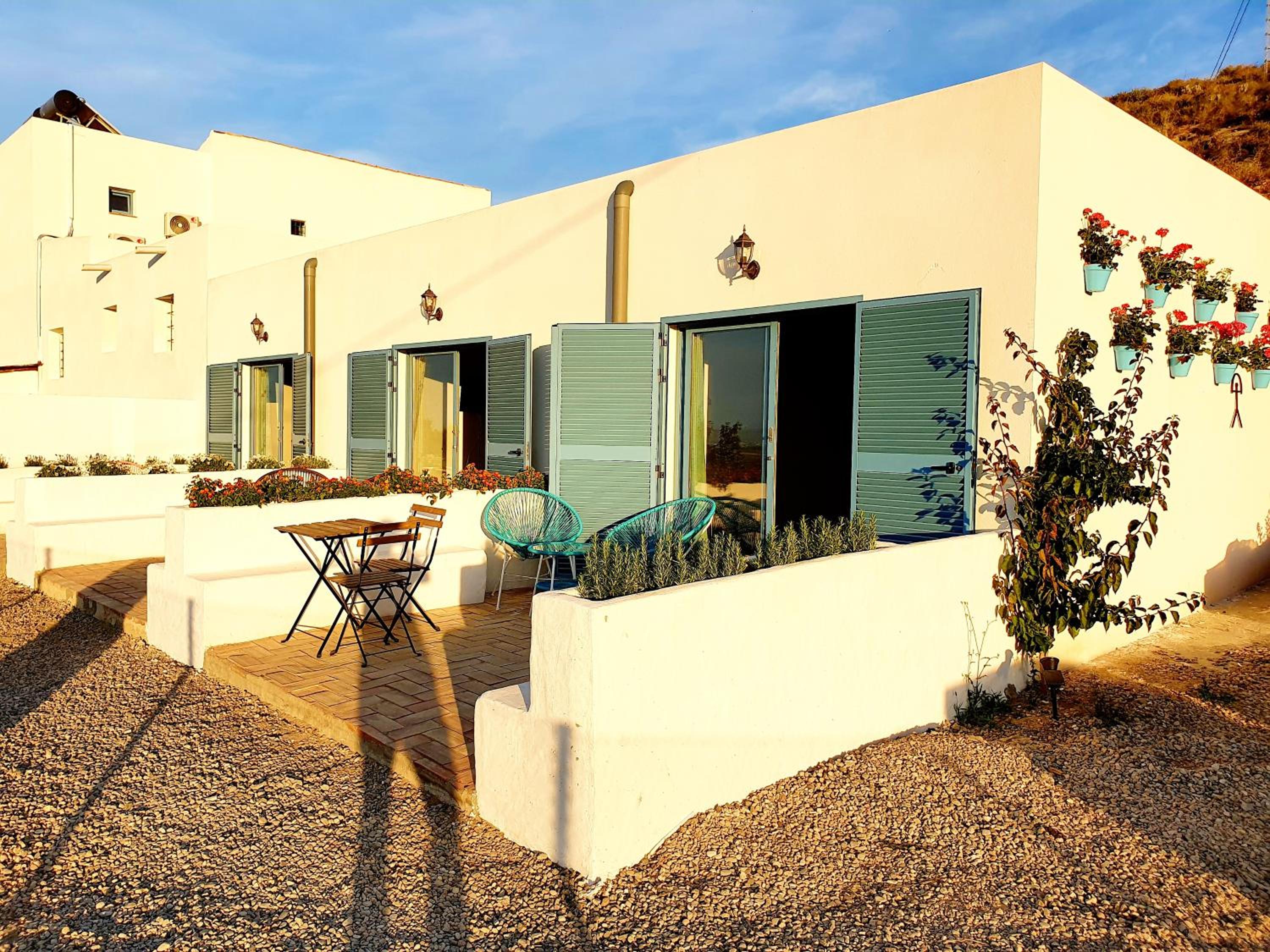 Quadruple Room with Mountain View photo 3