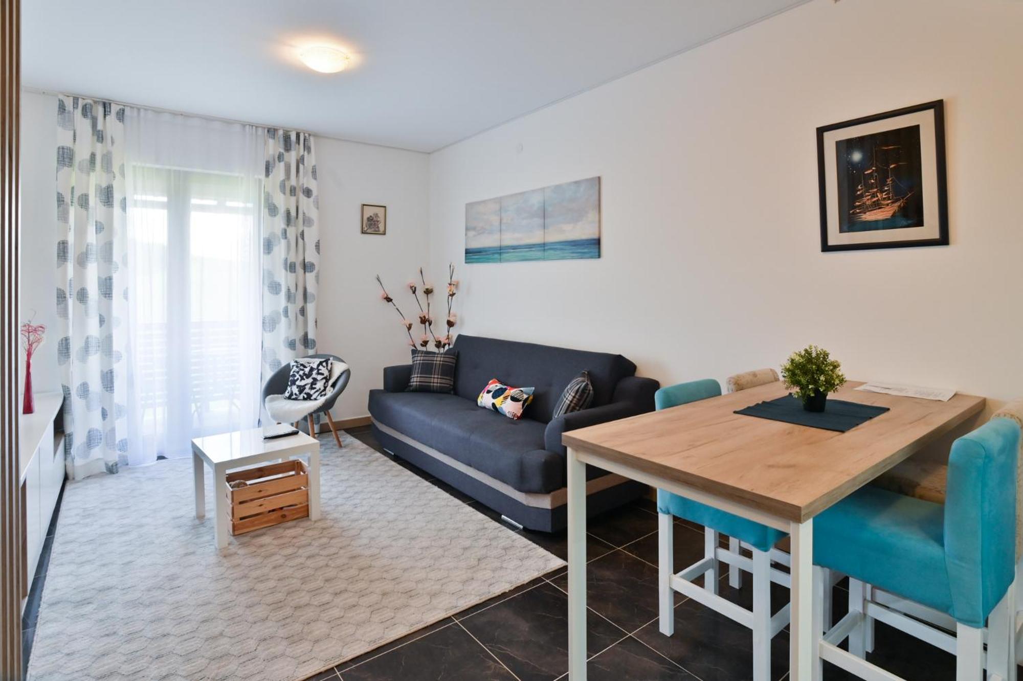 One-Bedroom Apartment photo 3