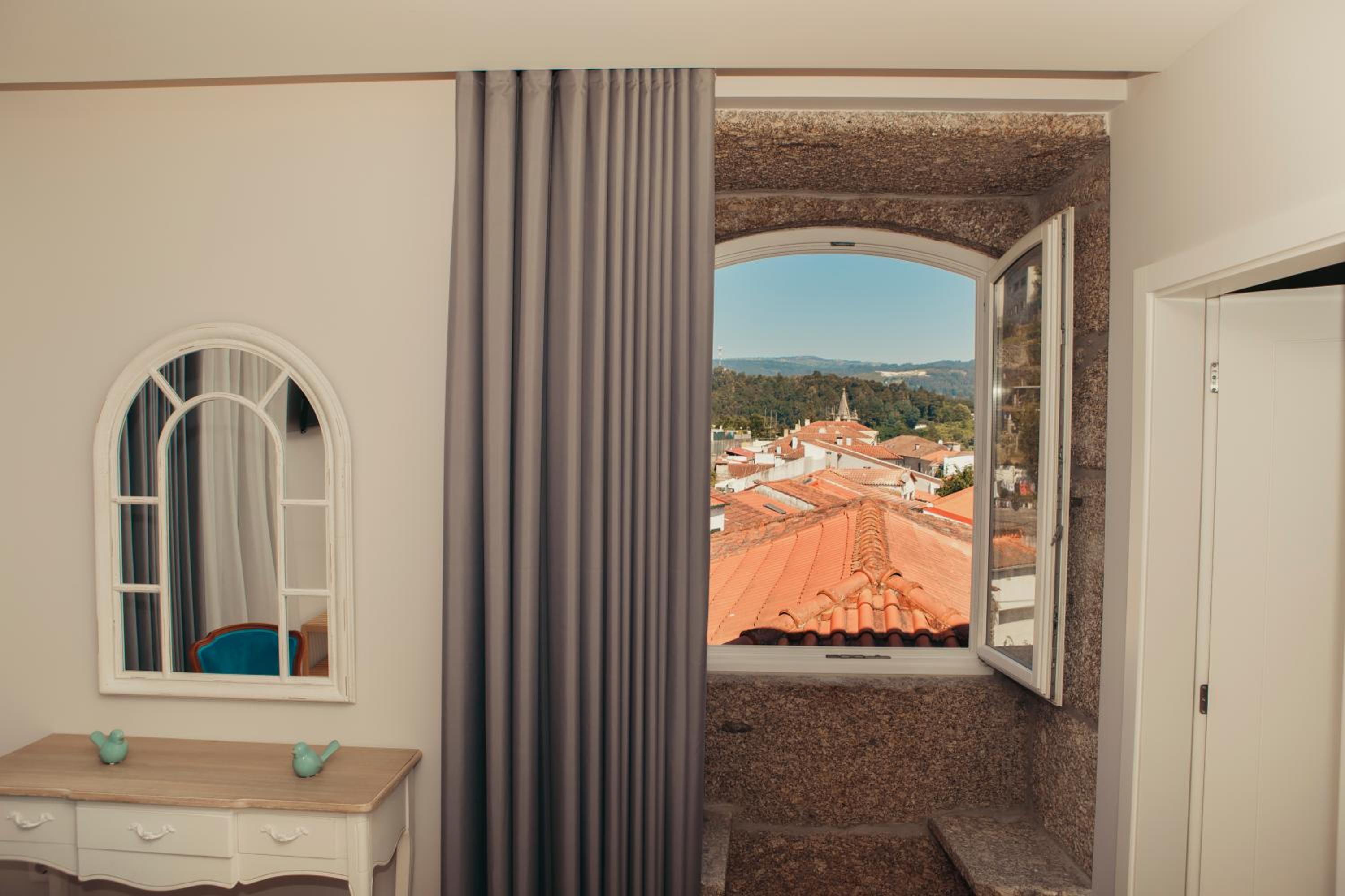 Deluxe Double or Twin Room - Photo 2