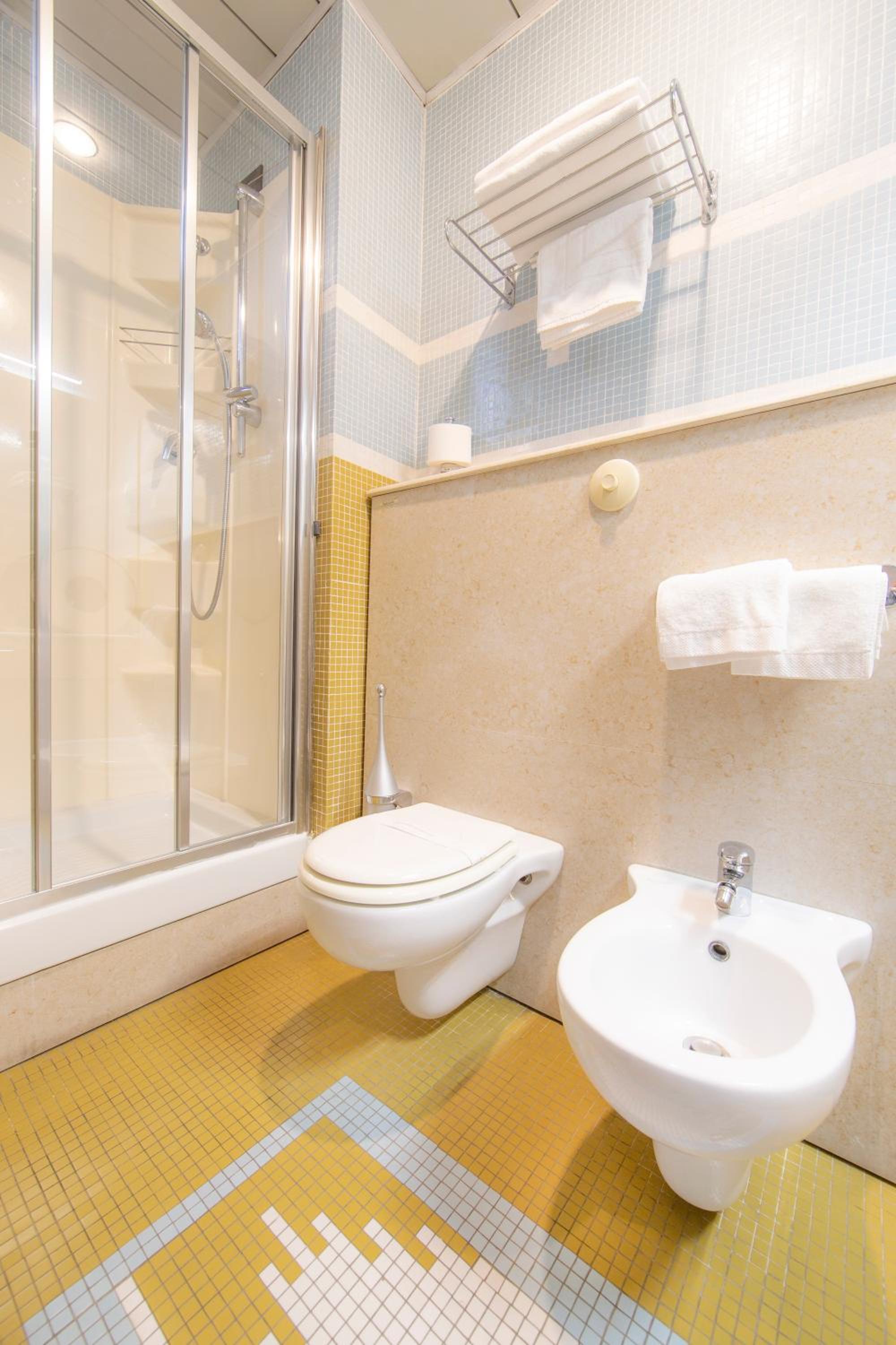 Double or Twin Room - Photo 2