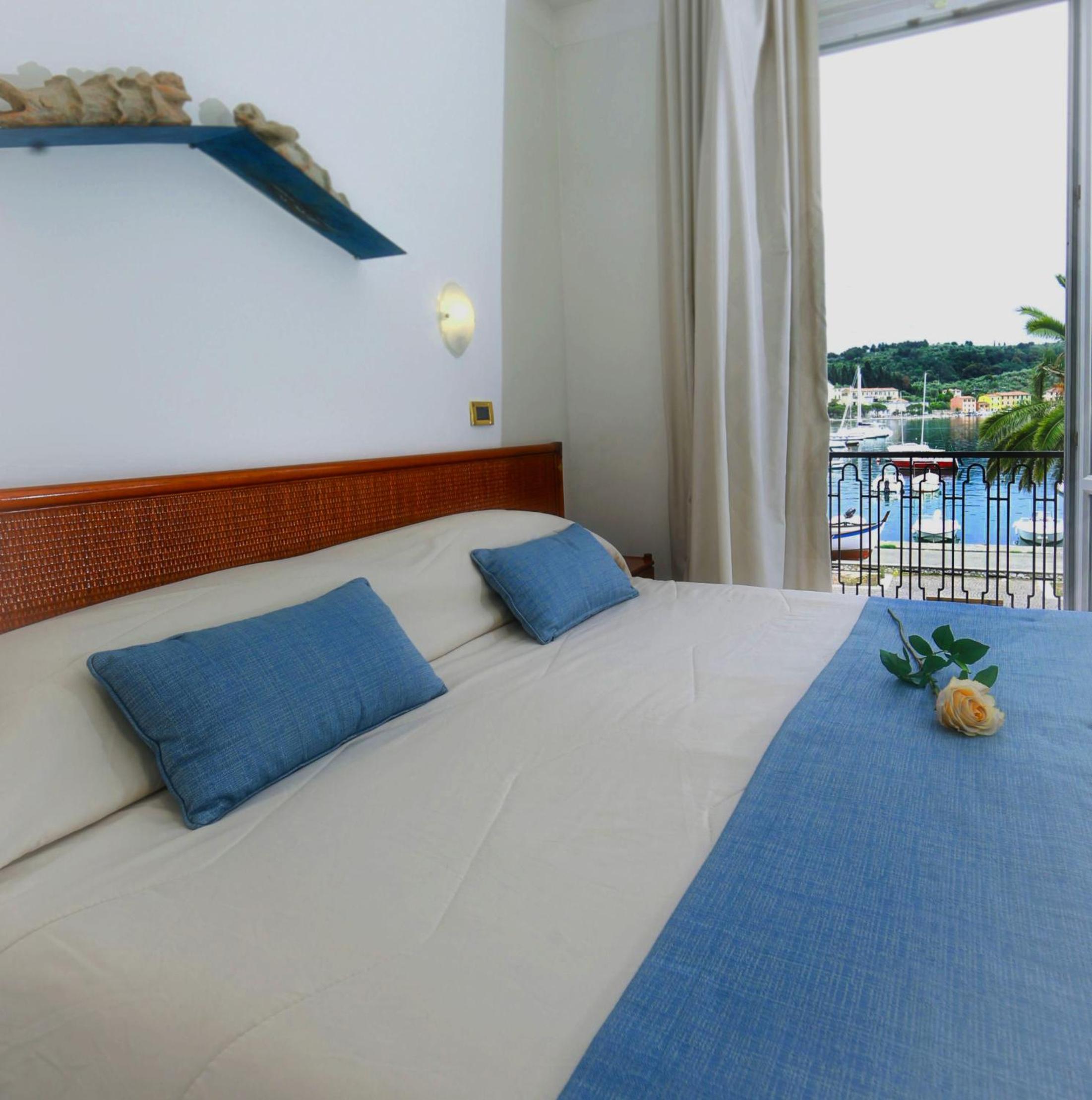 Double Room with Sea View - Photo 5