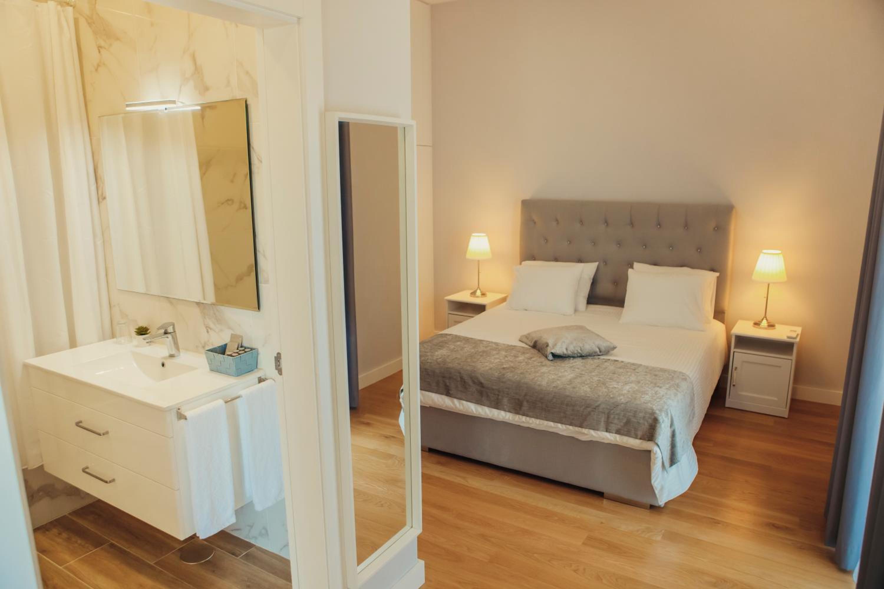 Standard Double Room - Photo 1