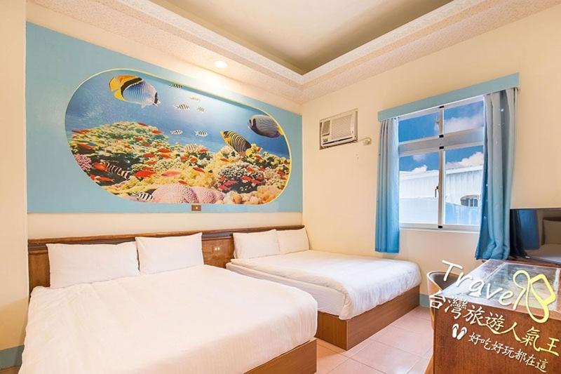 Quadruple Room with Private Bathroom photo 3