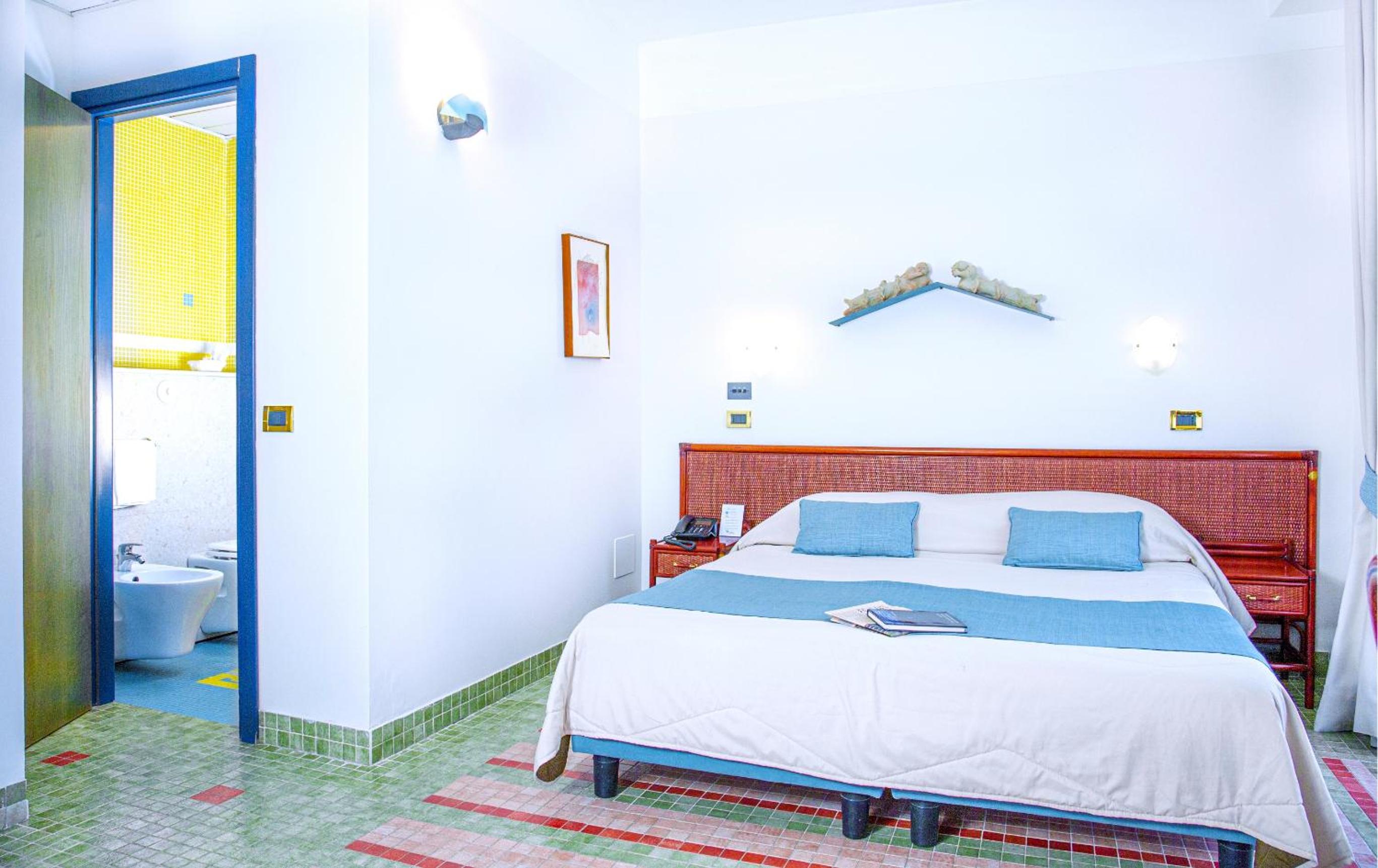 Double or Twin Room - Photo 1