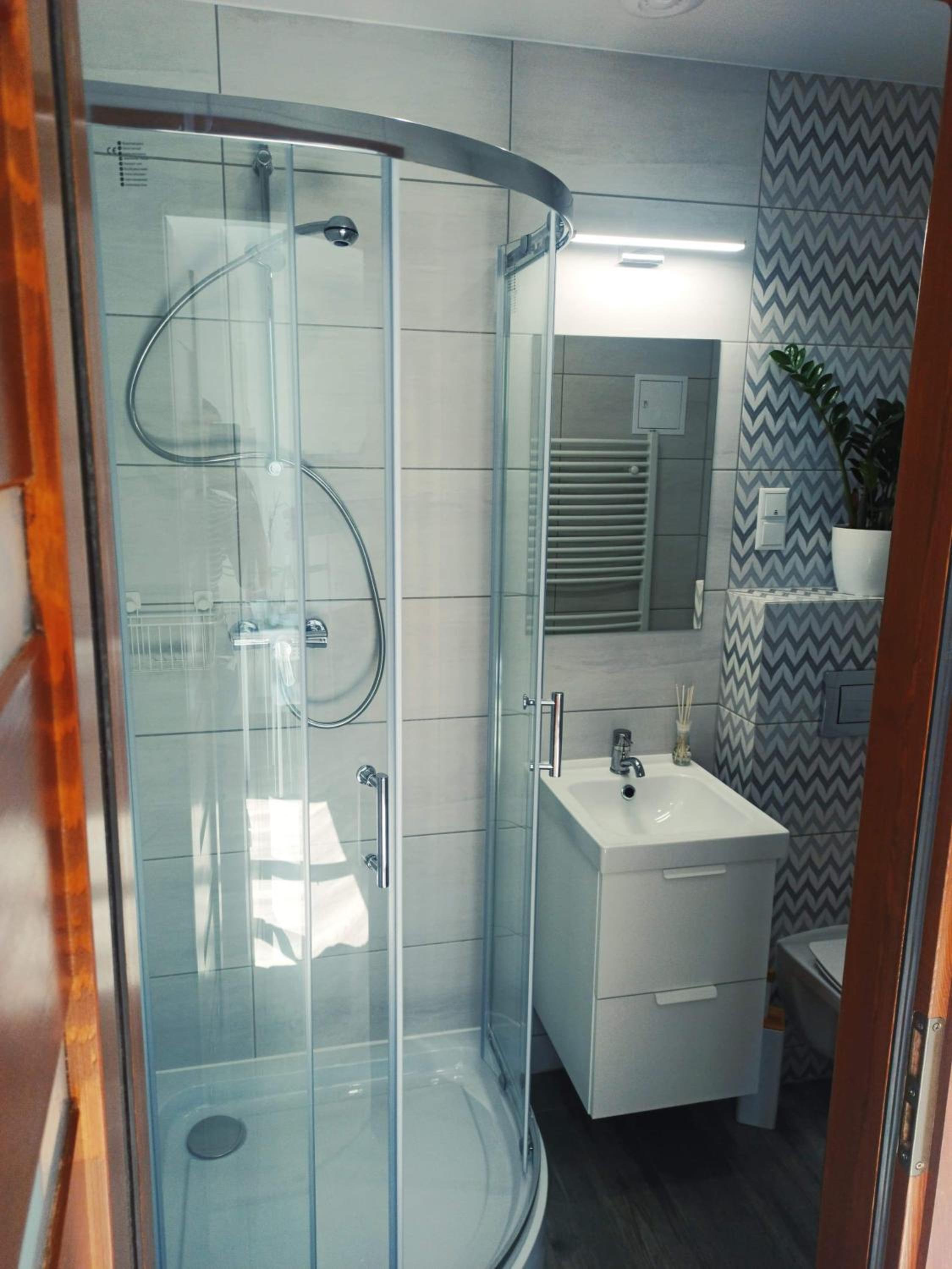 Quadruple Room with Private Bathroom - Photo 4