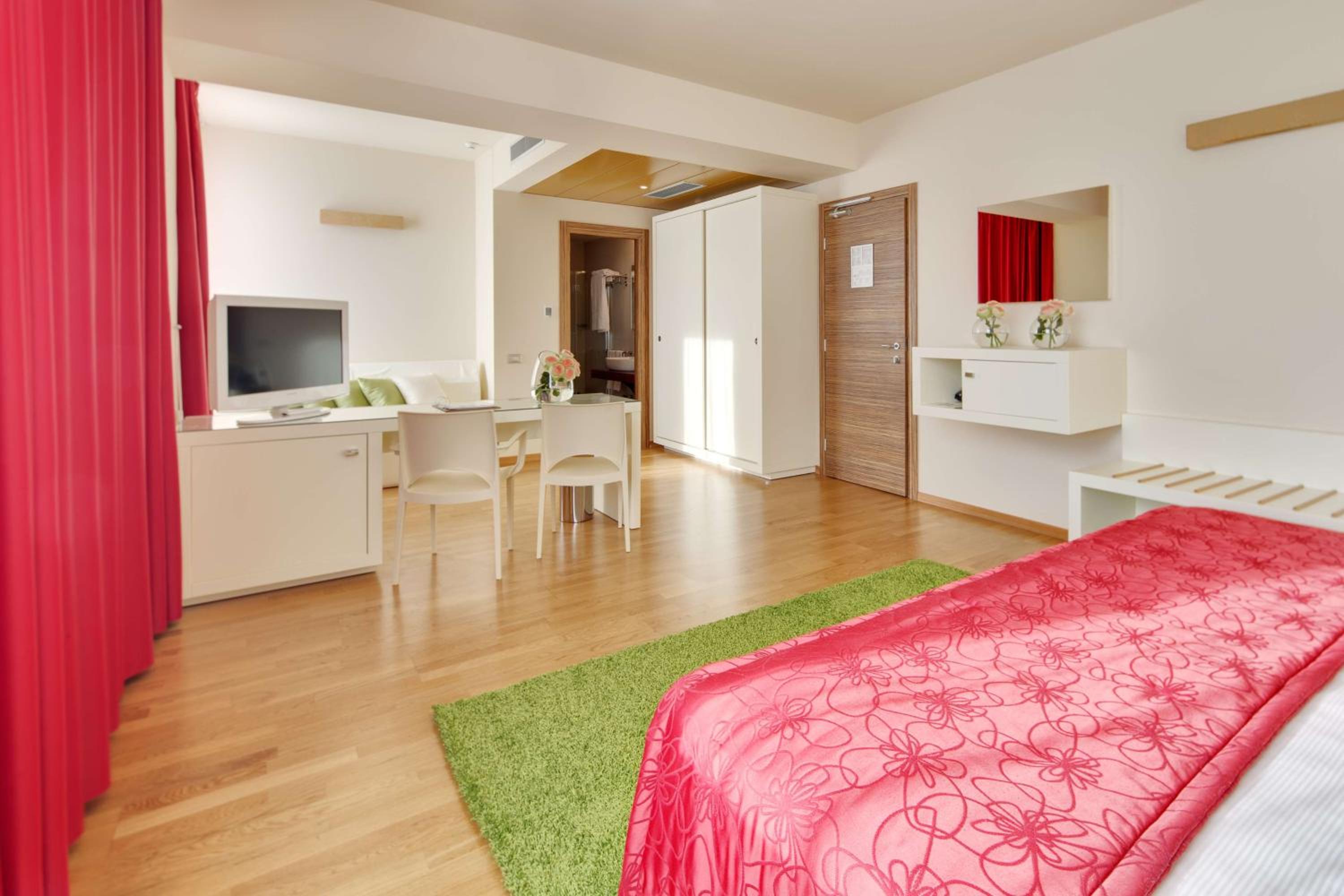 Comfort Triple Room - Photo 11