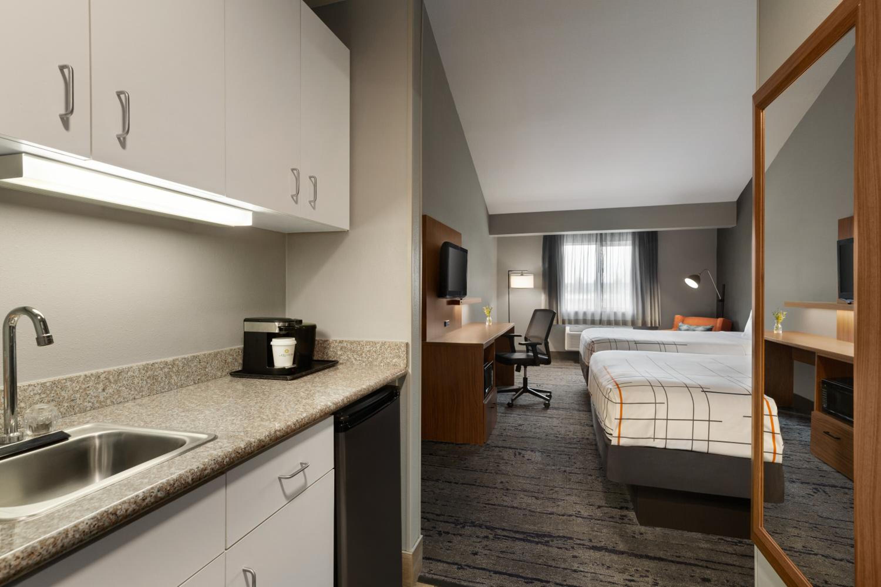 Queen Room with Two Queen Beds - Non-Smoking