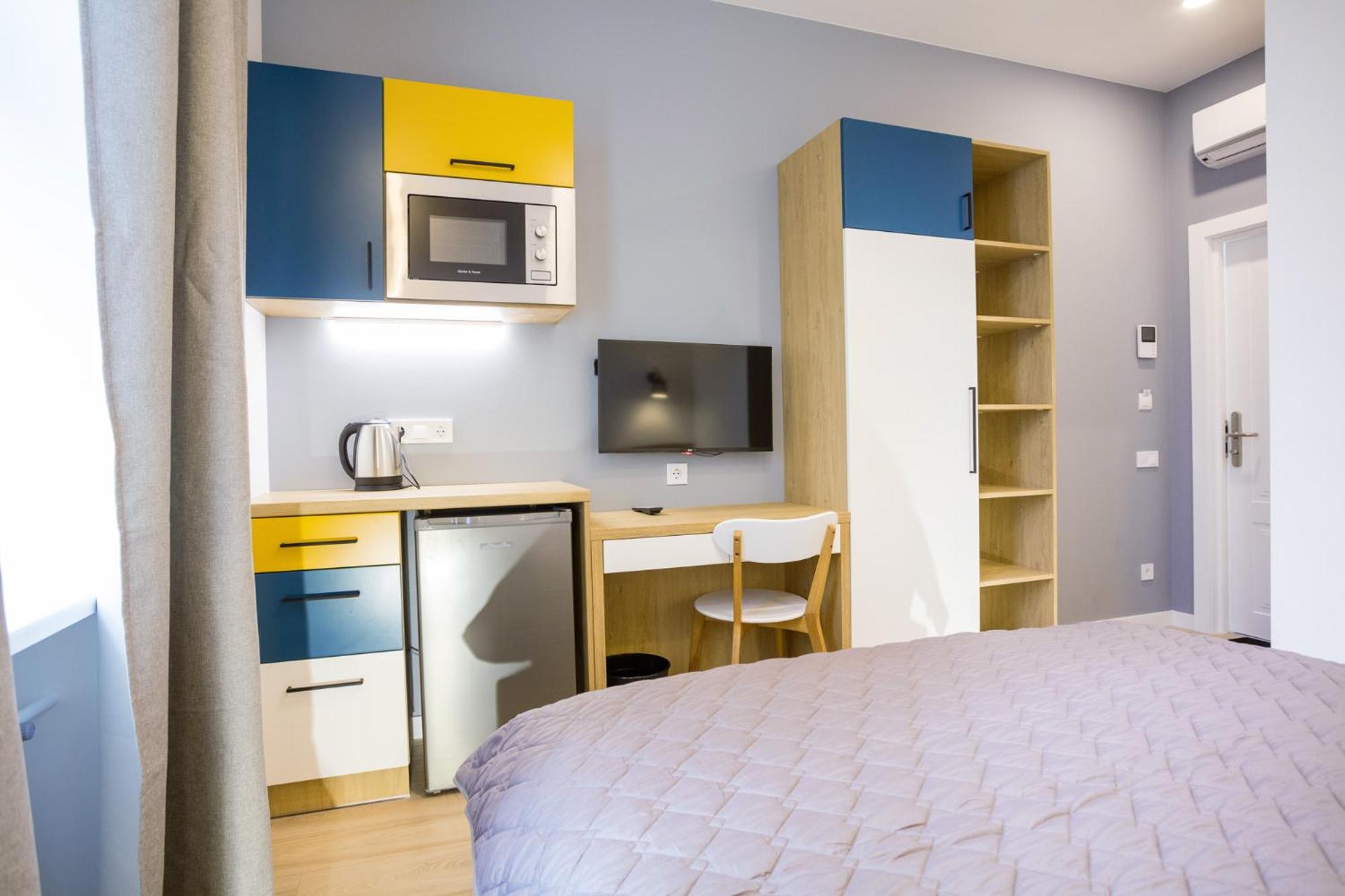 Deluxe Queen Room