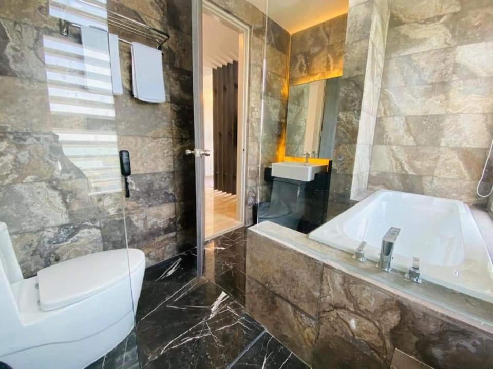 Executive Premier Suite - Photo 6
