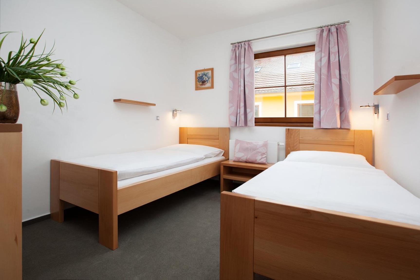 Standard Twin Room - Photo 1