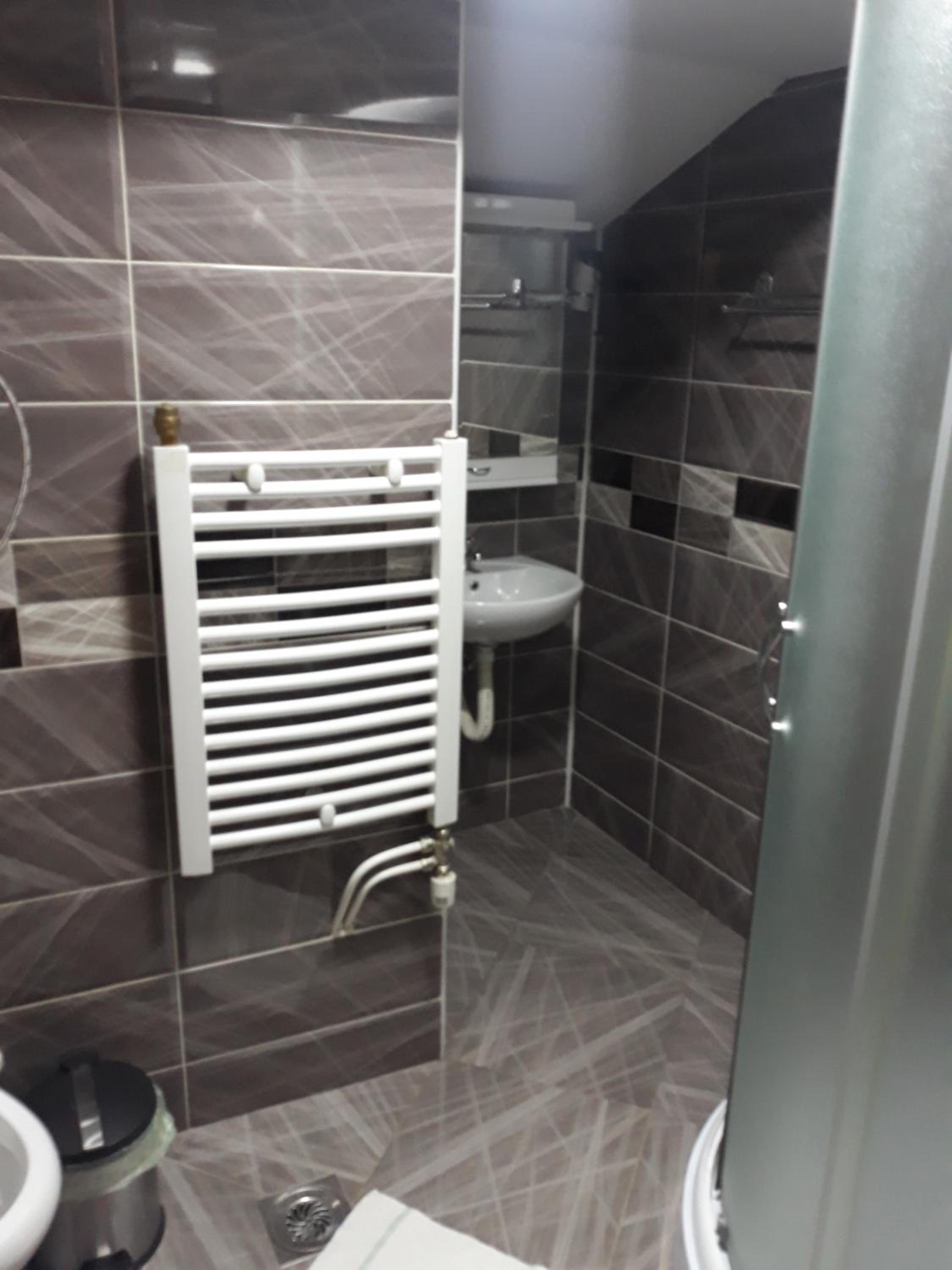 Basic Triple Room With Shared Bathroom photo 2