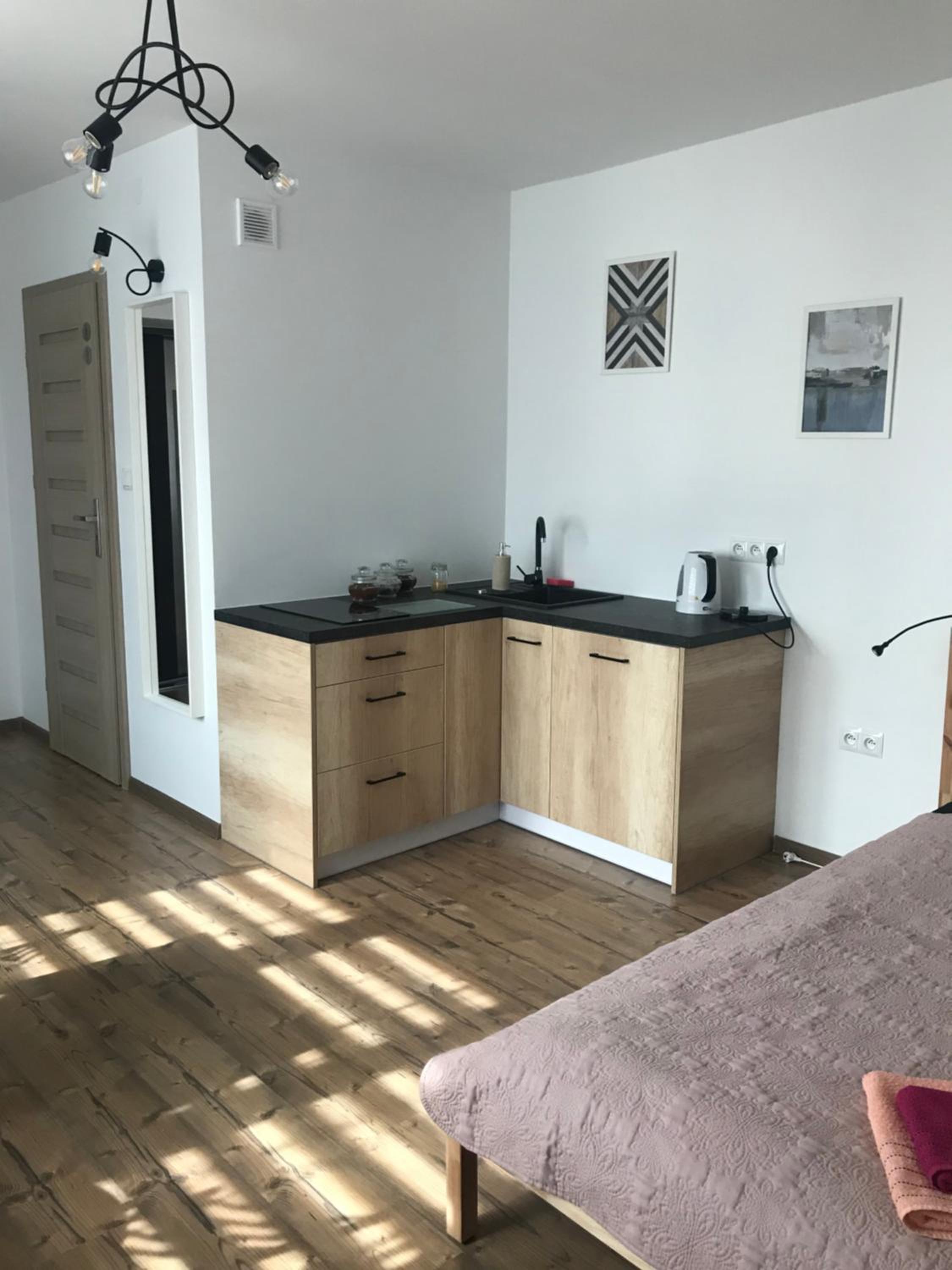 Studio Apartment - Photo 2