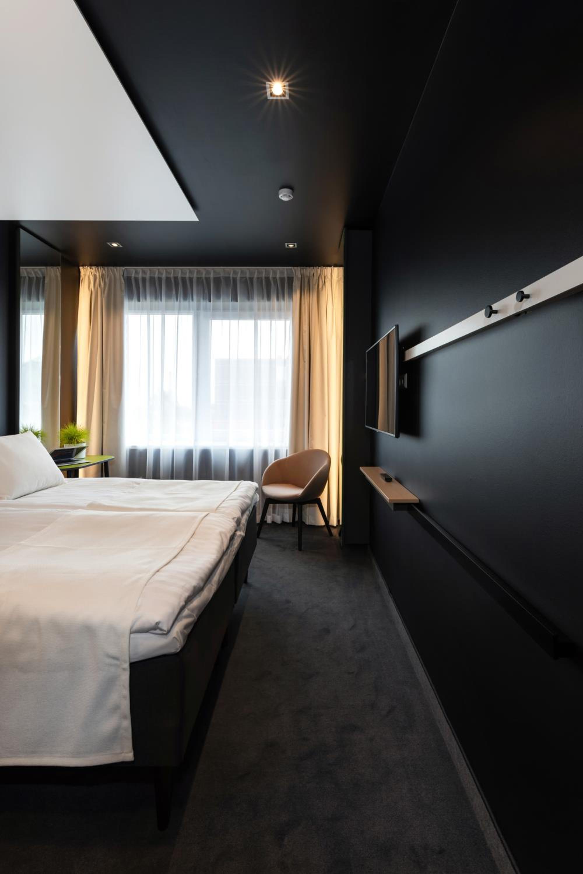 Standard Double Room - Photo 4