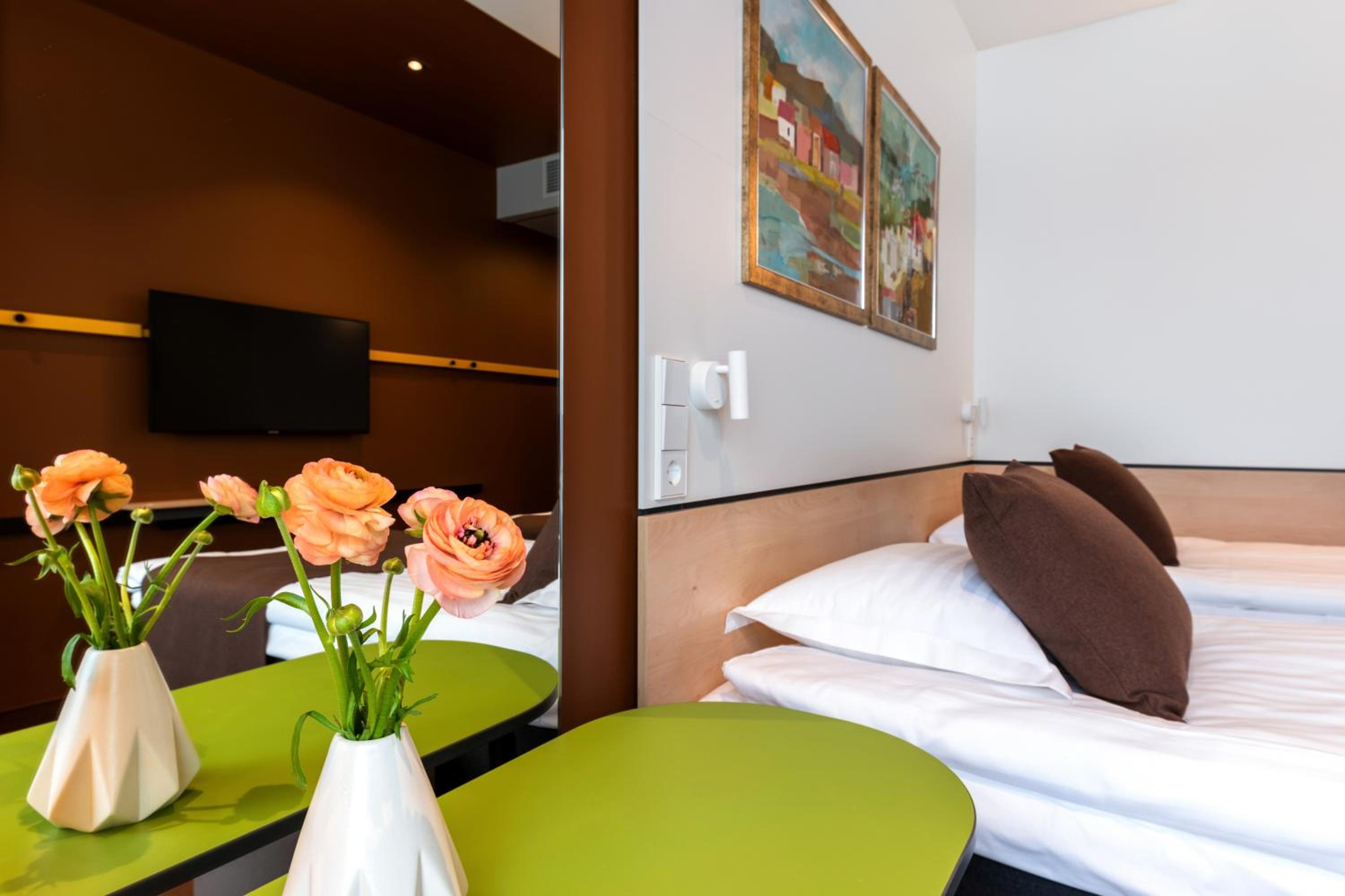 Standard Double Room - Photo 2