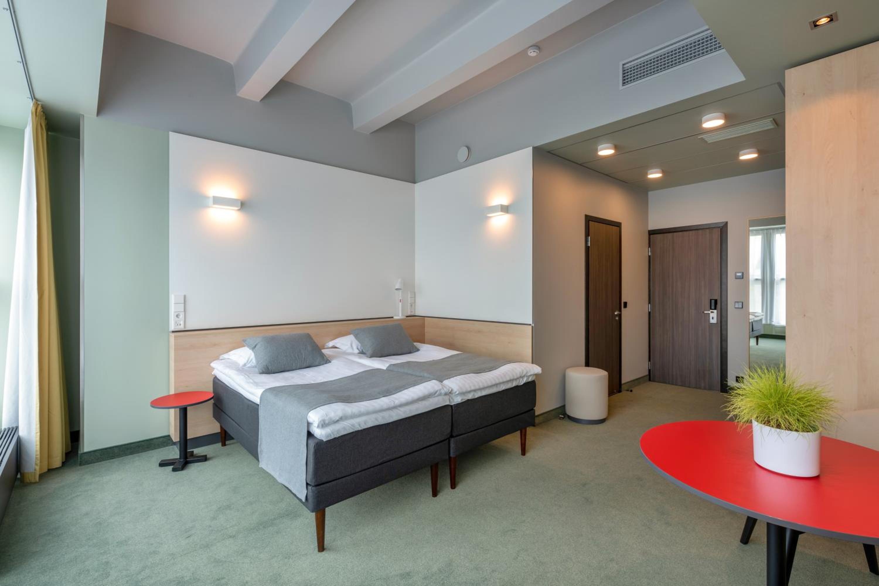 Standard Premium Double Room - Photo 9