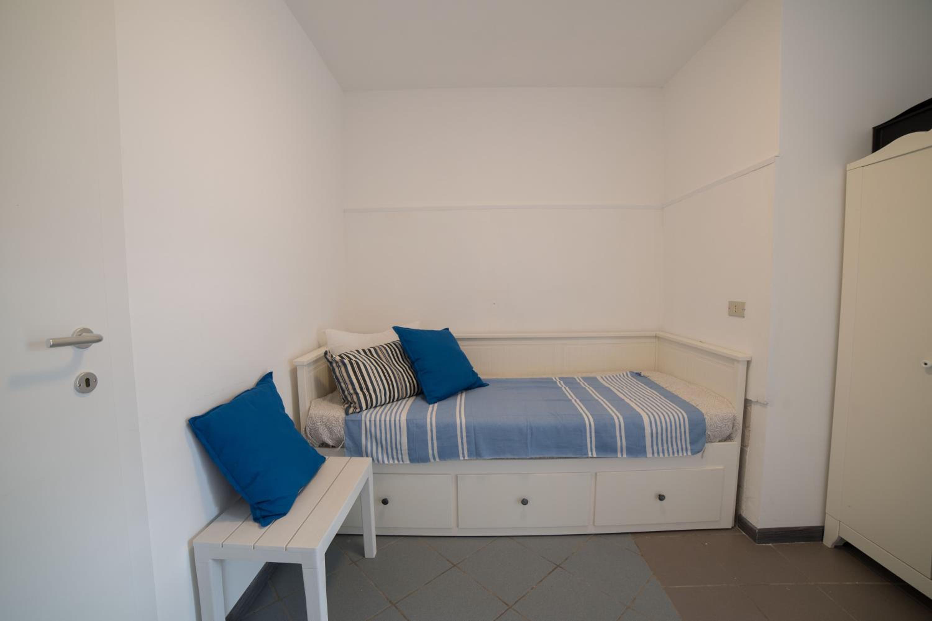Economy Double Room photo 2