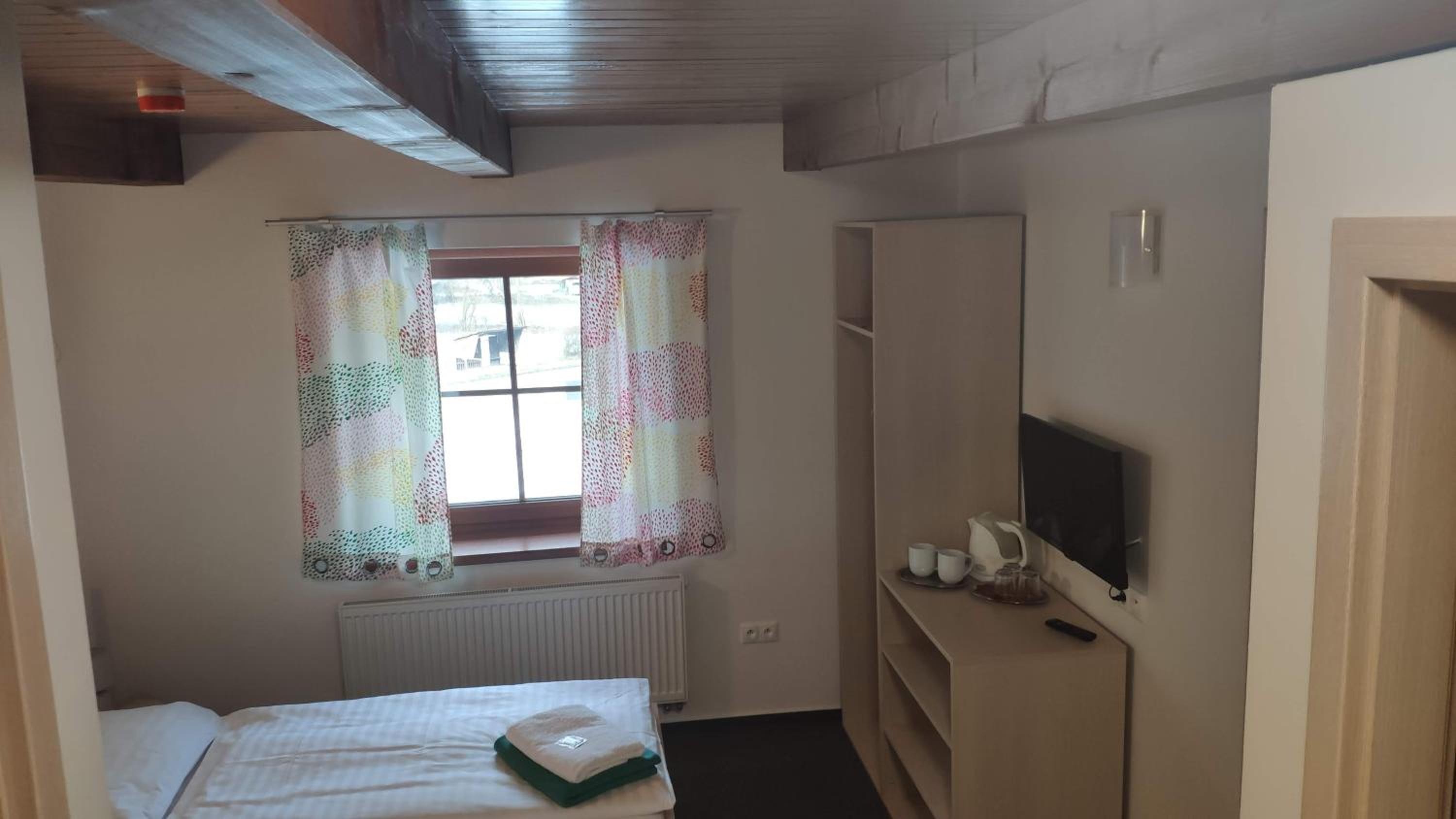 One-Bedroom Apartment - Photo 4