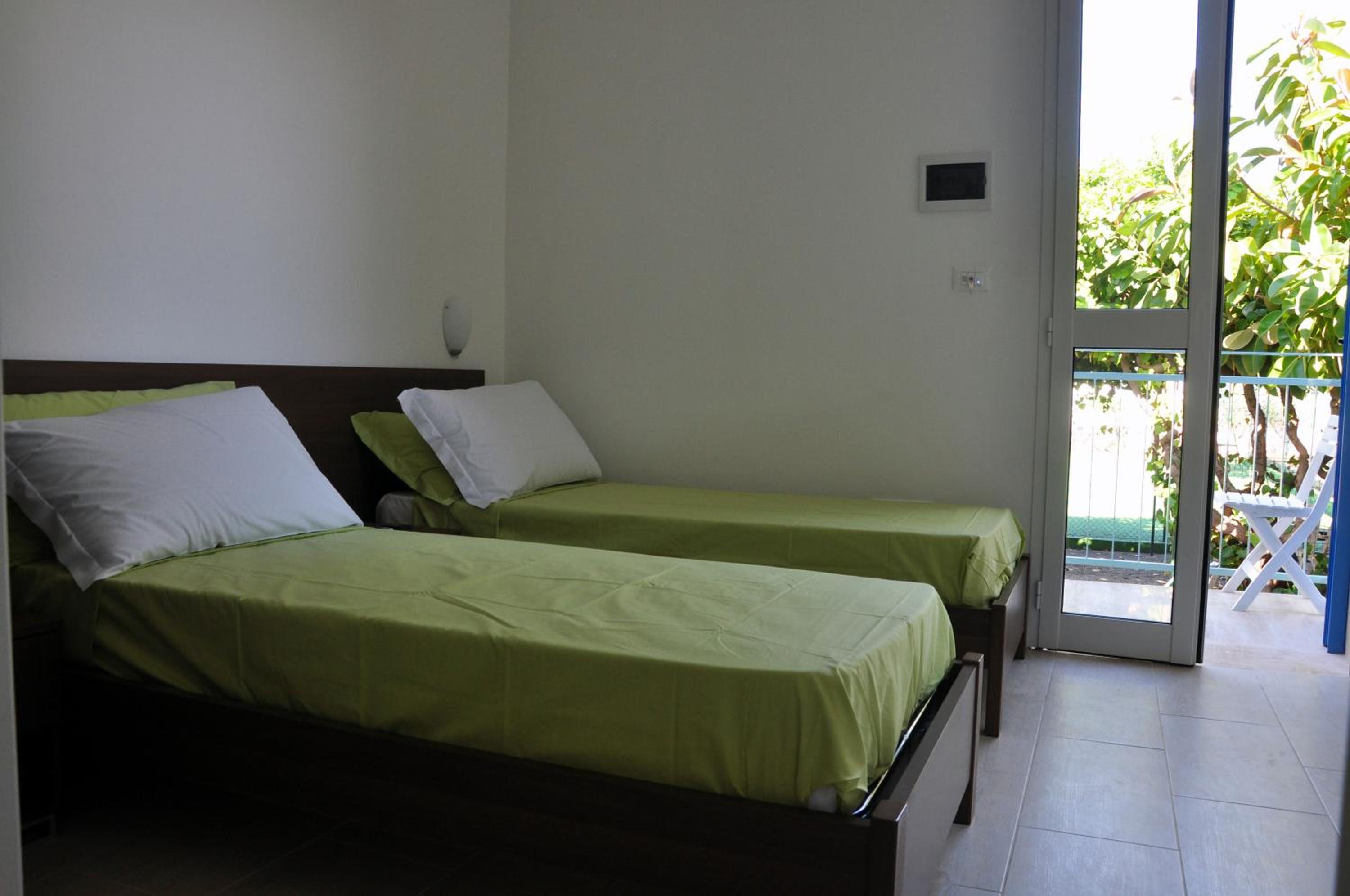 Twin Room with Shower photo 2