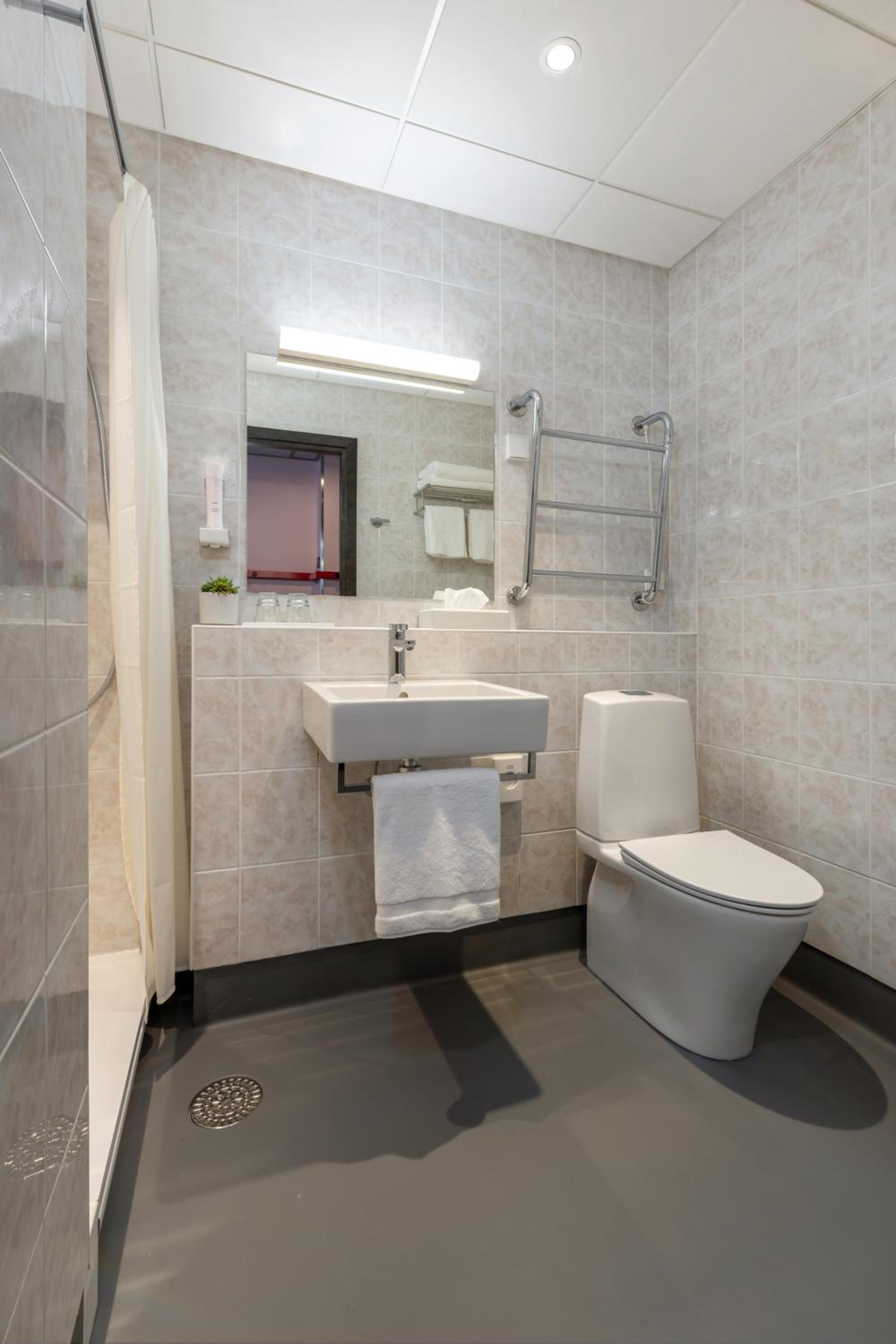 Standard Double Room - Photo 6