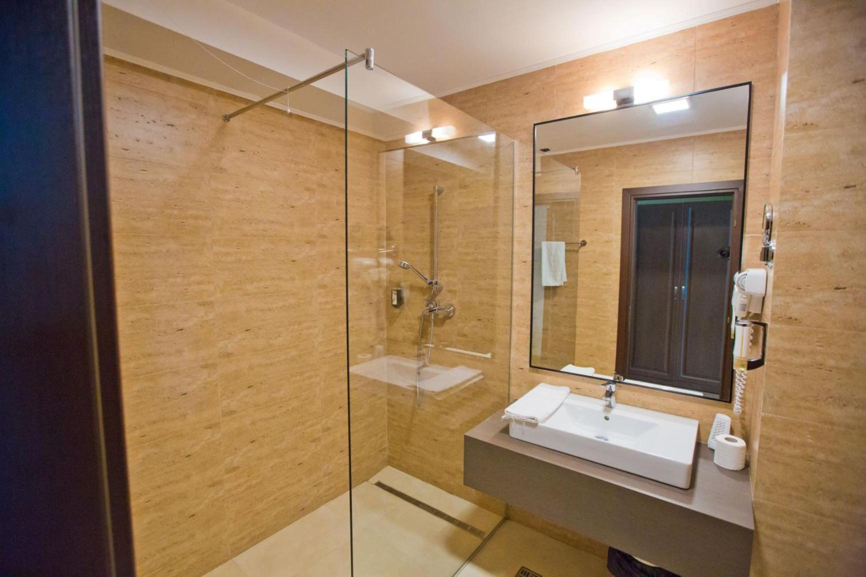 Superior Double or Twin Room - Photo 45