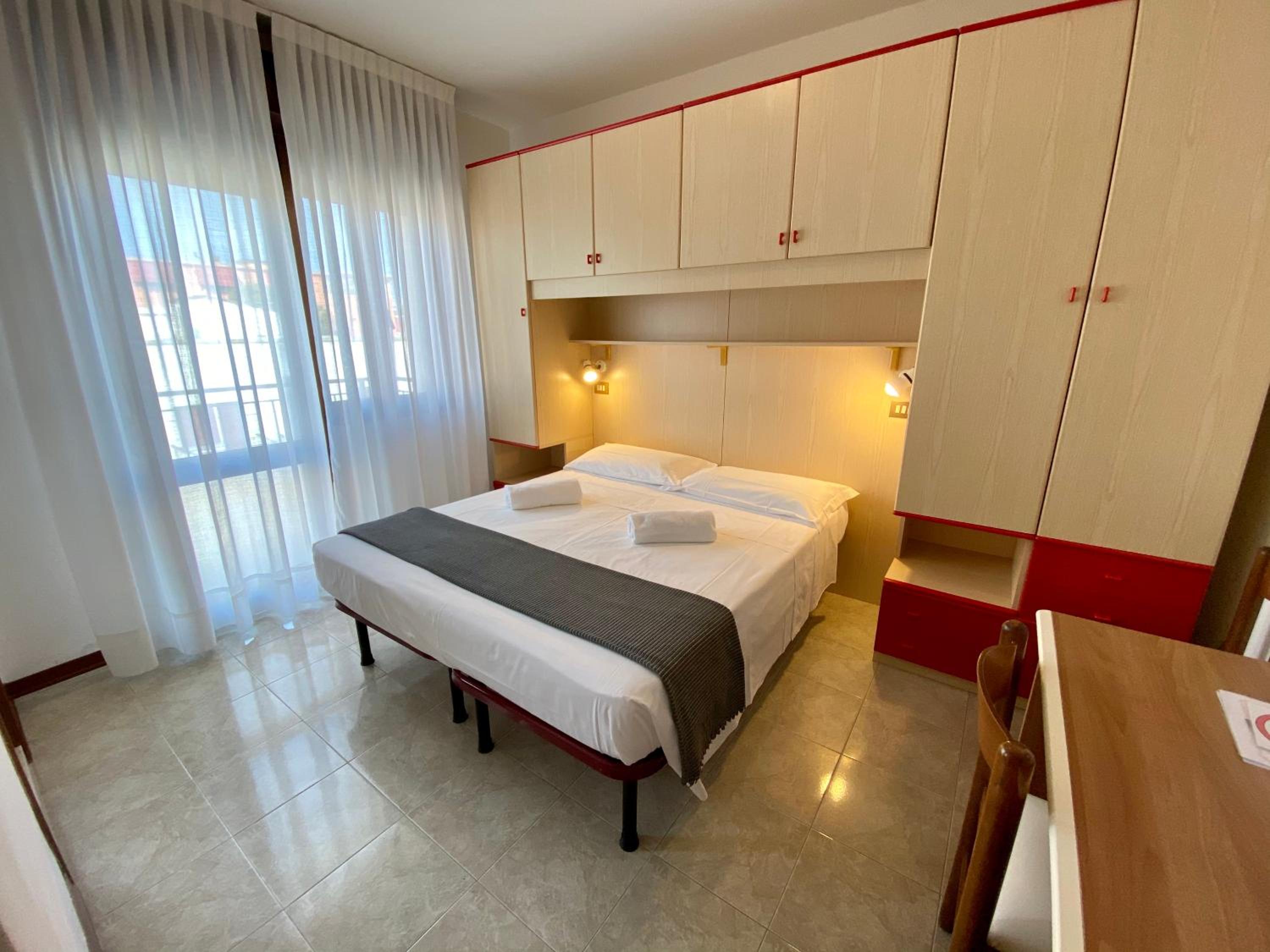 Standard Double or Twin Room photo 1
