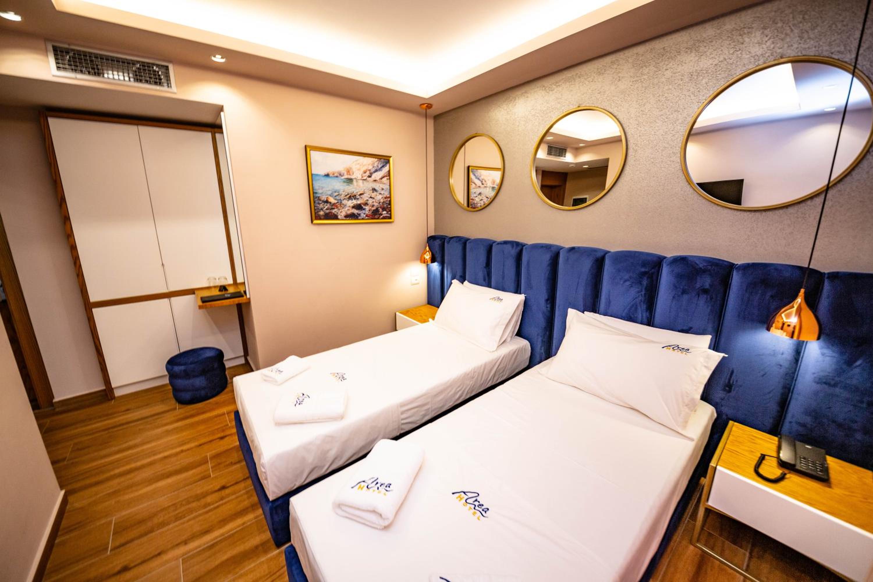 Double or Twin Room photo 3
