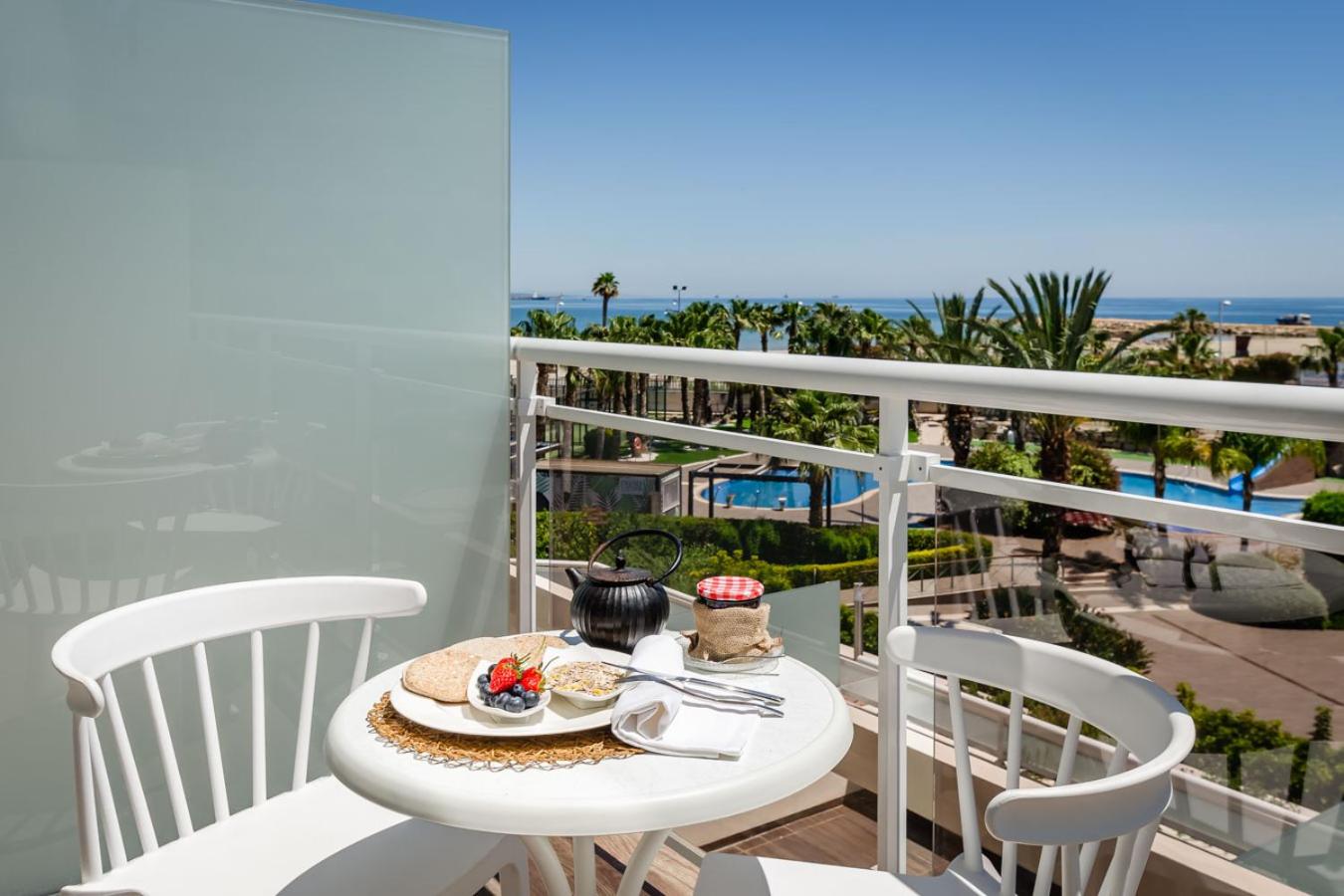 Family Room with Garden View (3 Adults + 1 child)