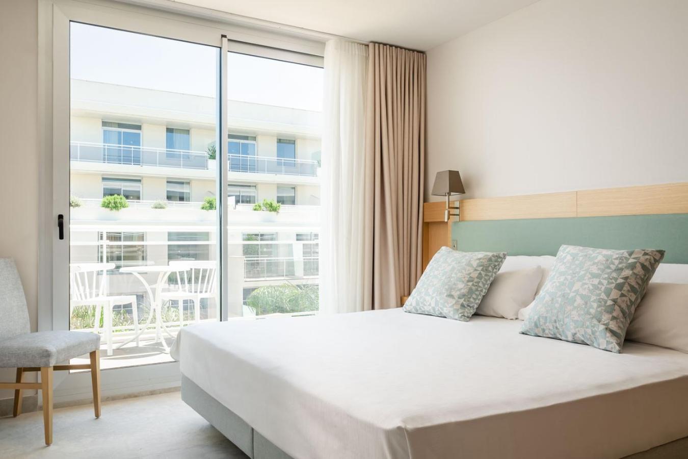 Habitación Familiar con Vista al Mar (2 Adultos + 1 Niño)
