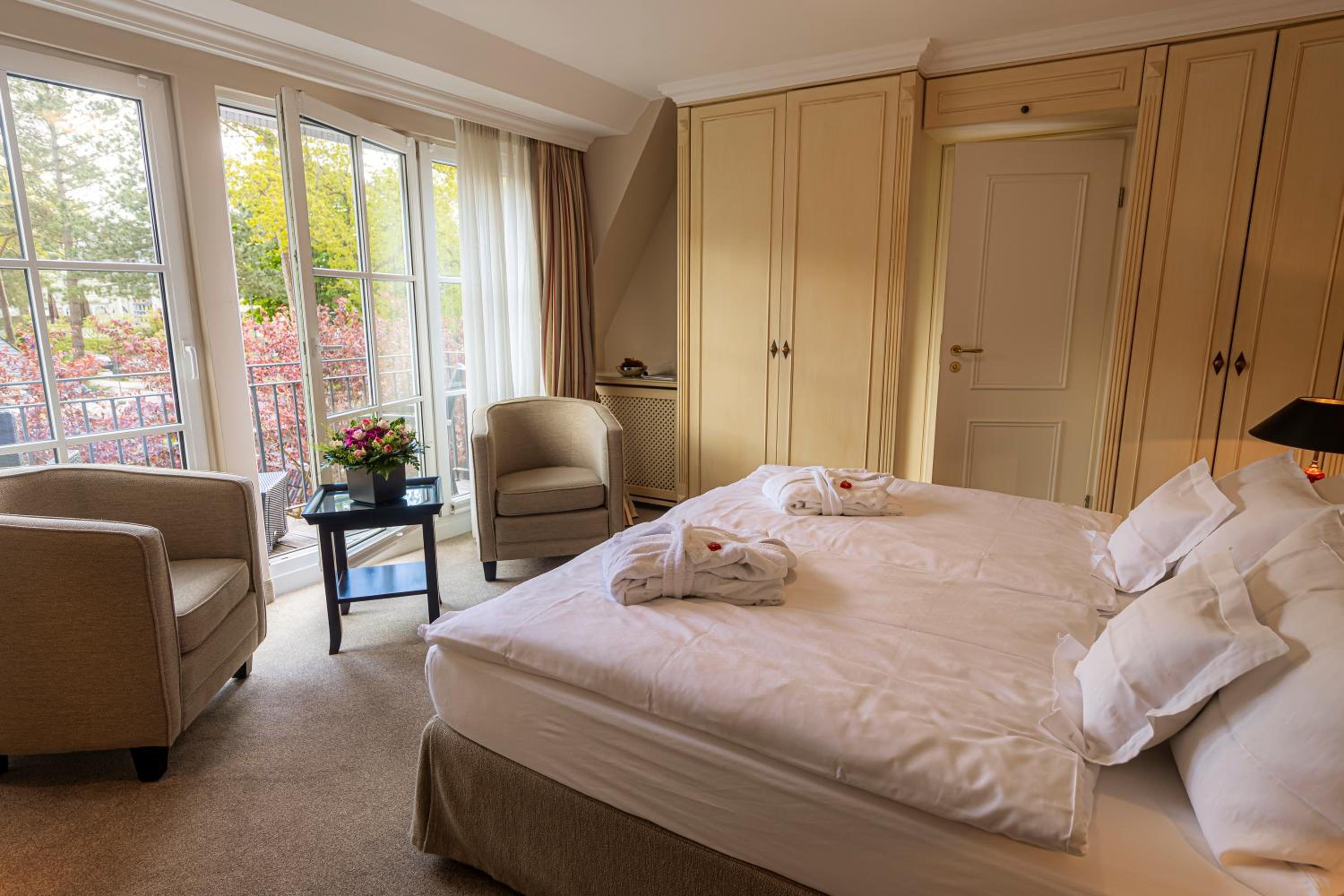 Standard Double Room with Balcony - 11 photo 1