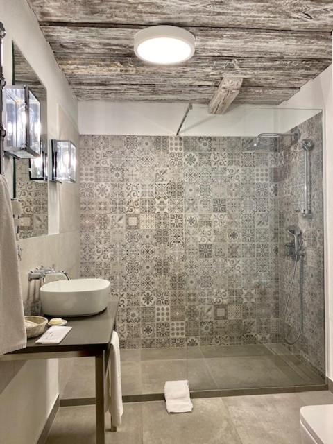 Large Double or Twin Room - Photo 4