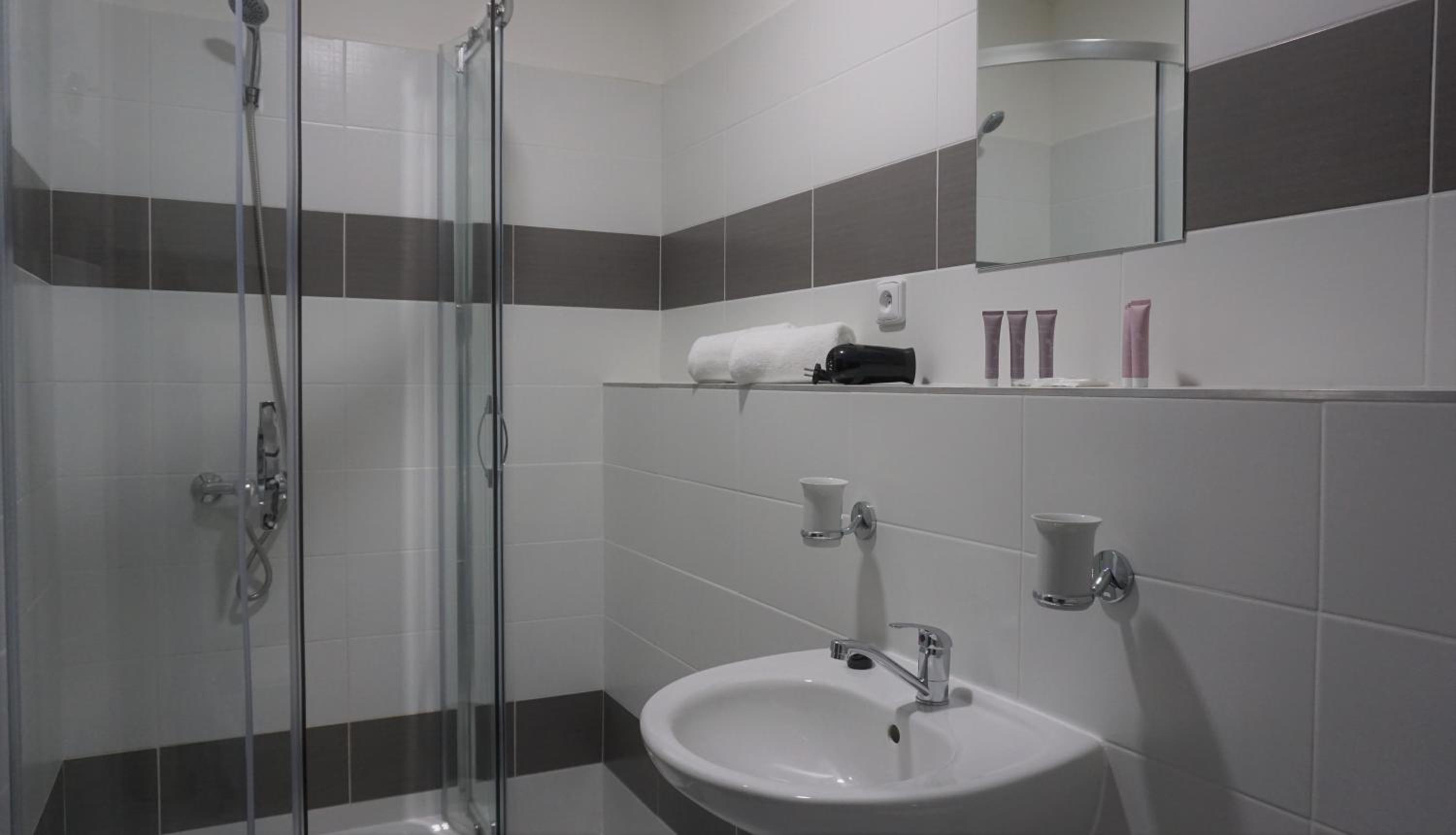 Double Room - Photo 3