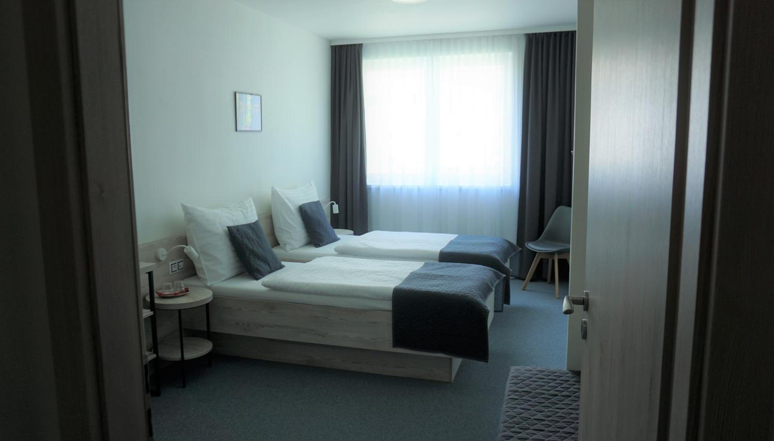 Twin Room - Photo 6