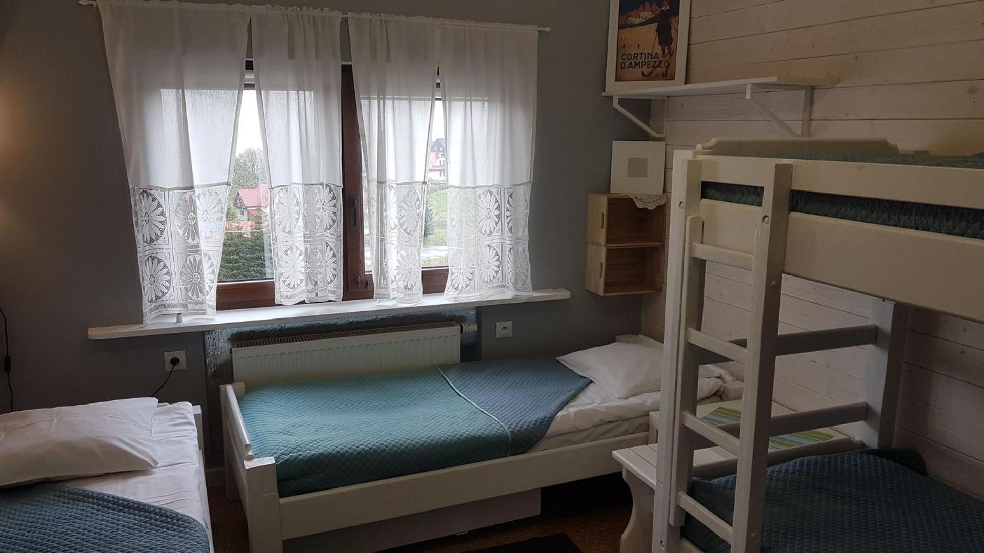 Quadruple Room with Shared Bathroom photo 2