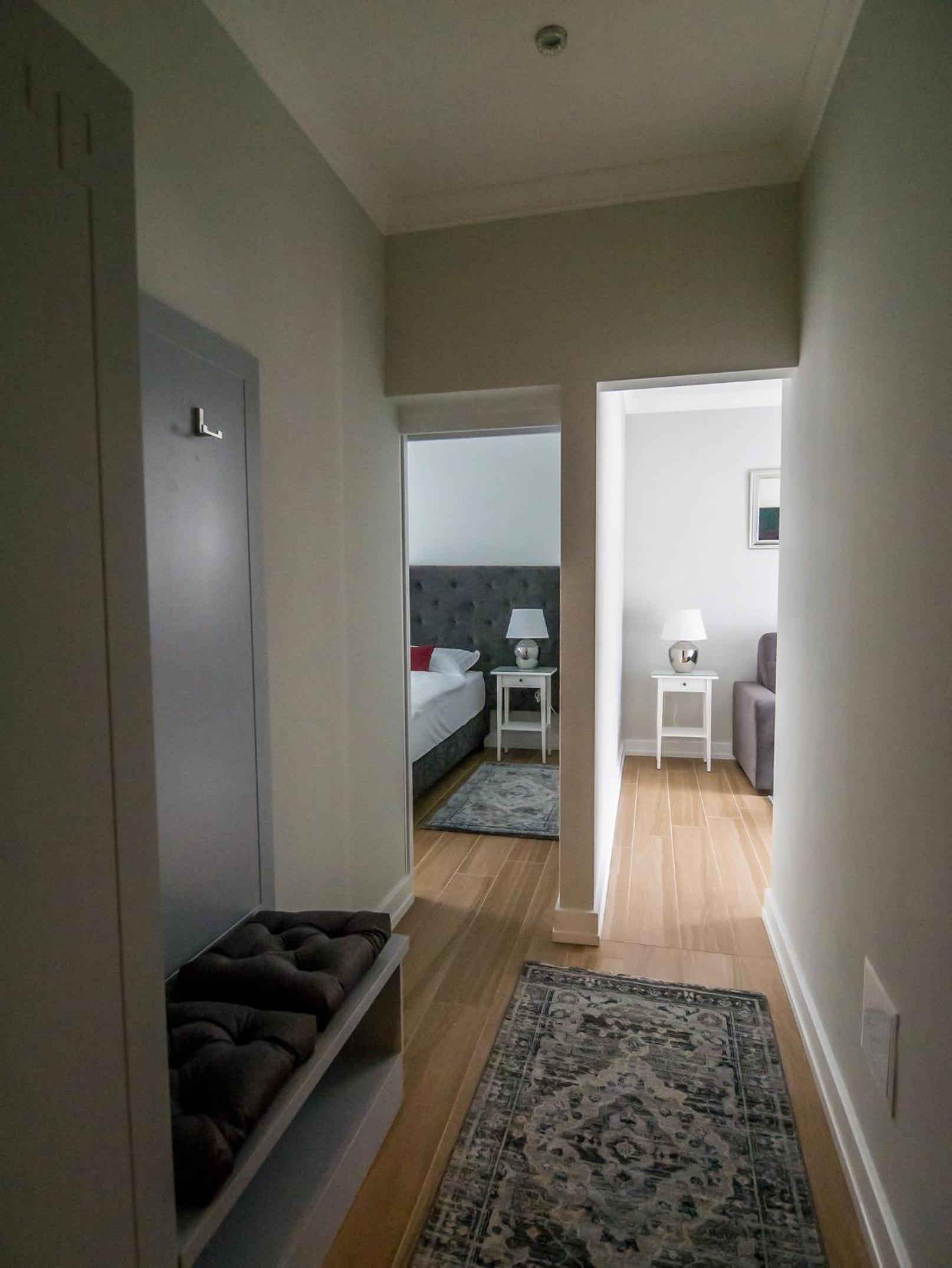 Apartment with Balcony photo 3