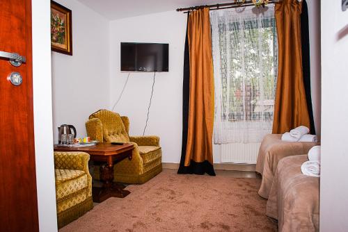 Twin Room with Private Bathroom photo 1