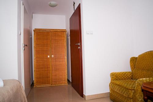 Twin Room with Private Bathroom photo 3
