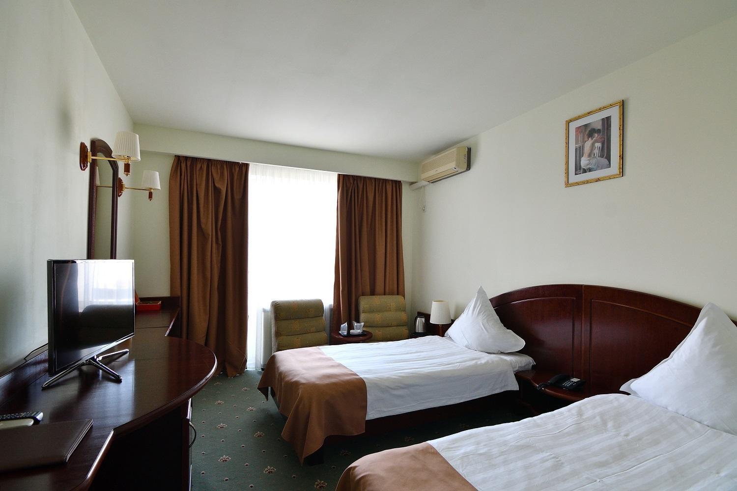 Twin Room - Photo 2