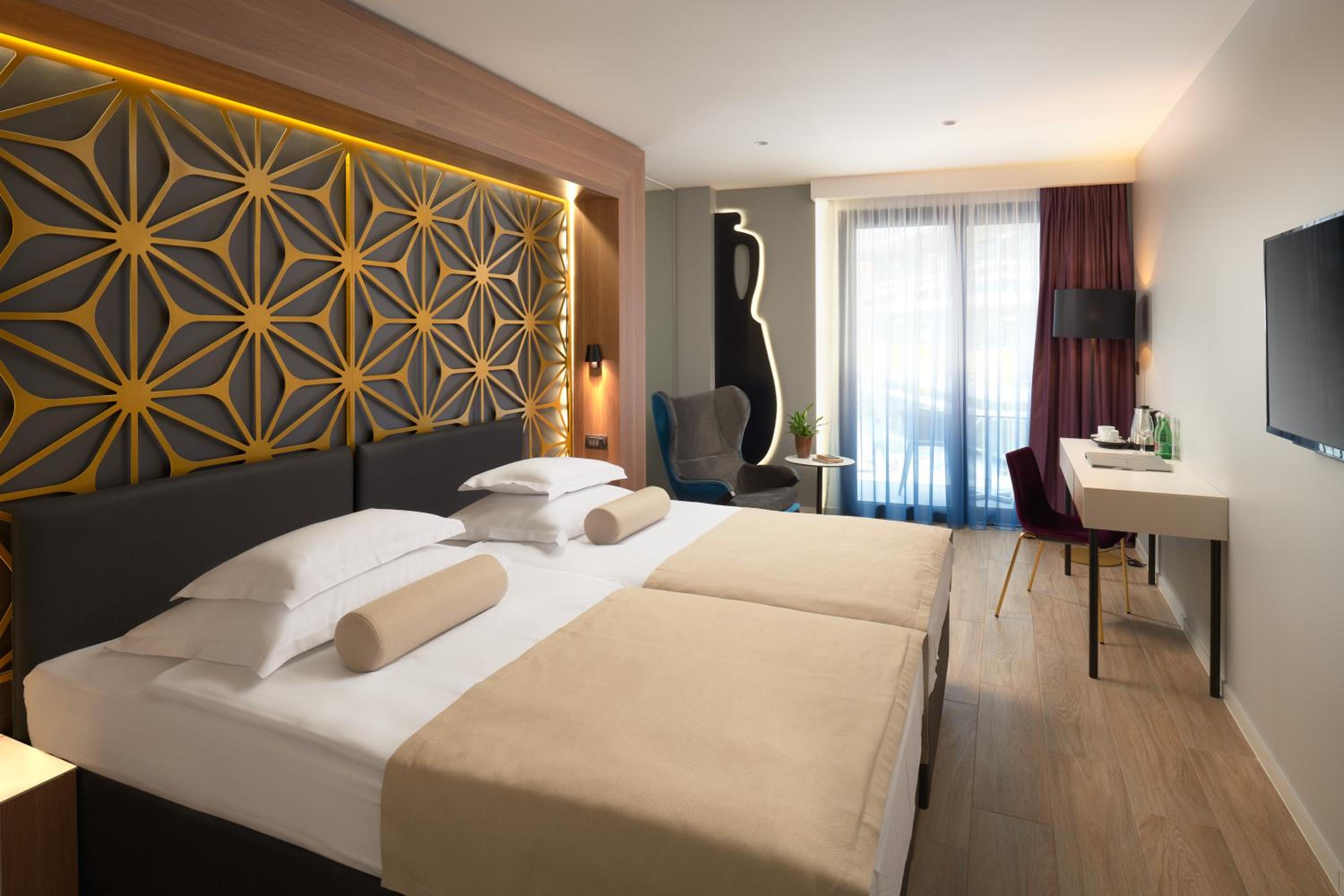 Superior Double or Twin Room - Photo 3