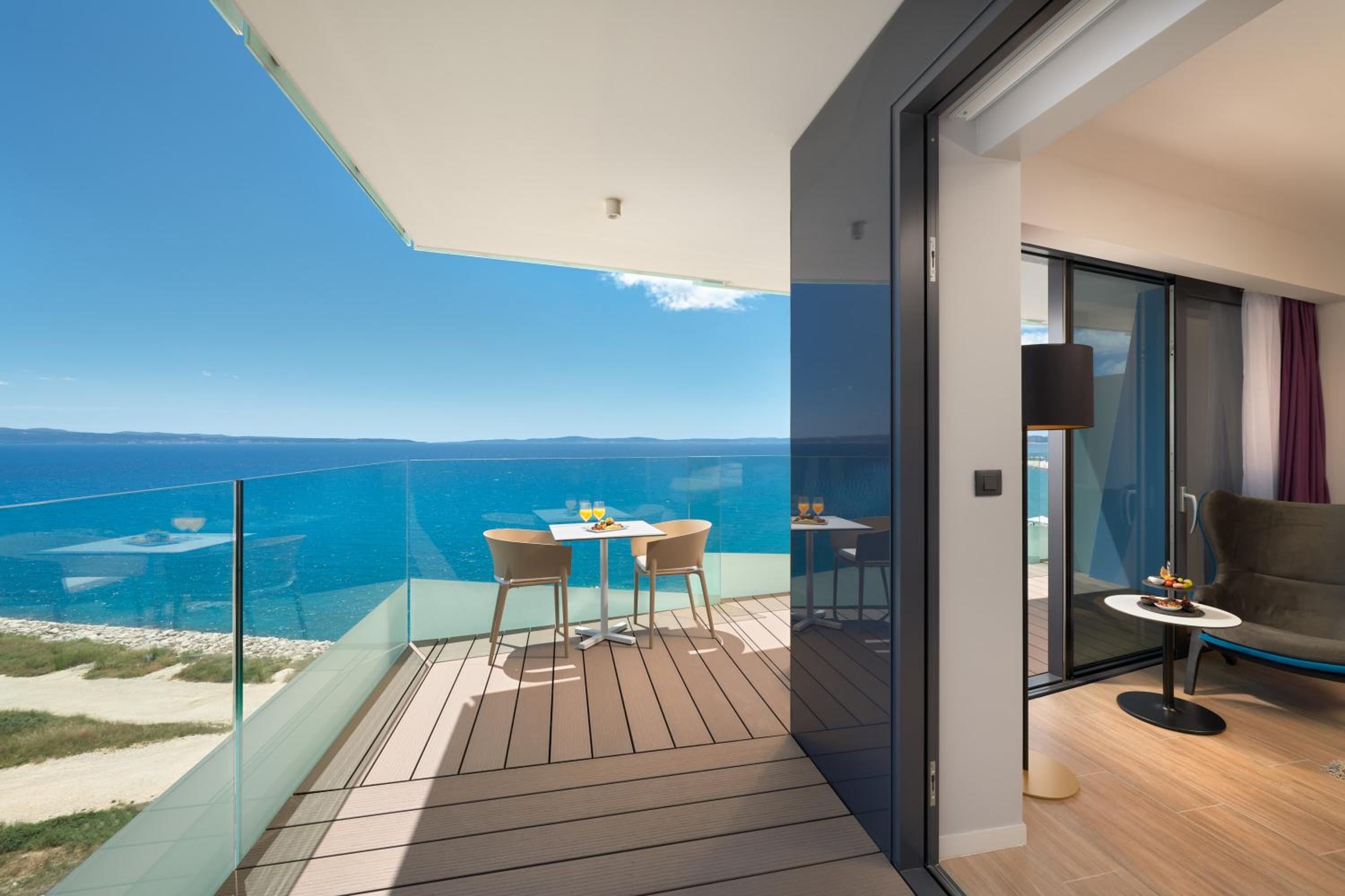 Deluxe Double or Twin Room with Sea View - Photo 6