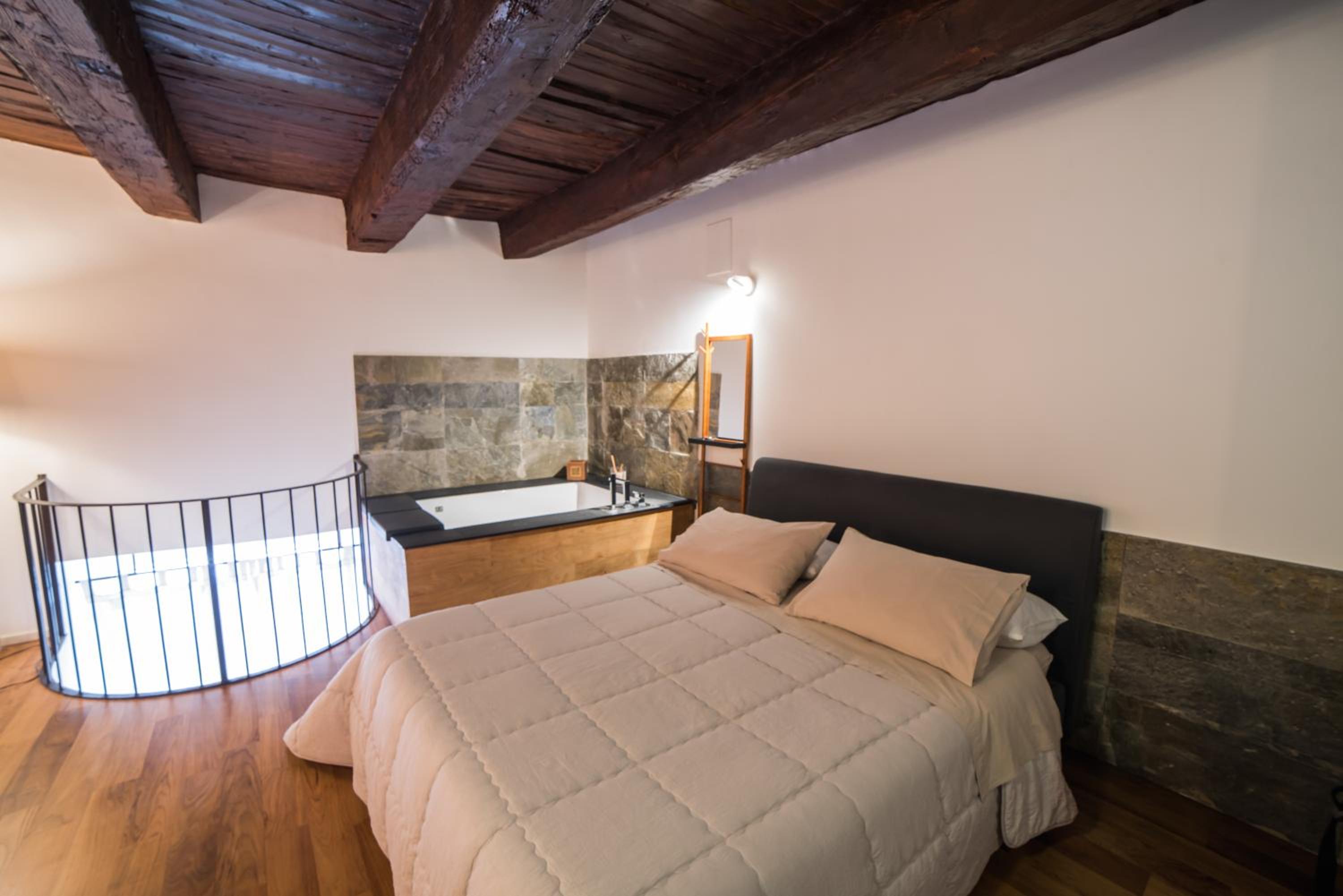 Superior Apartment with Spa Bath