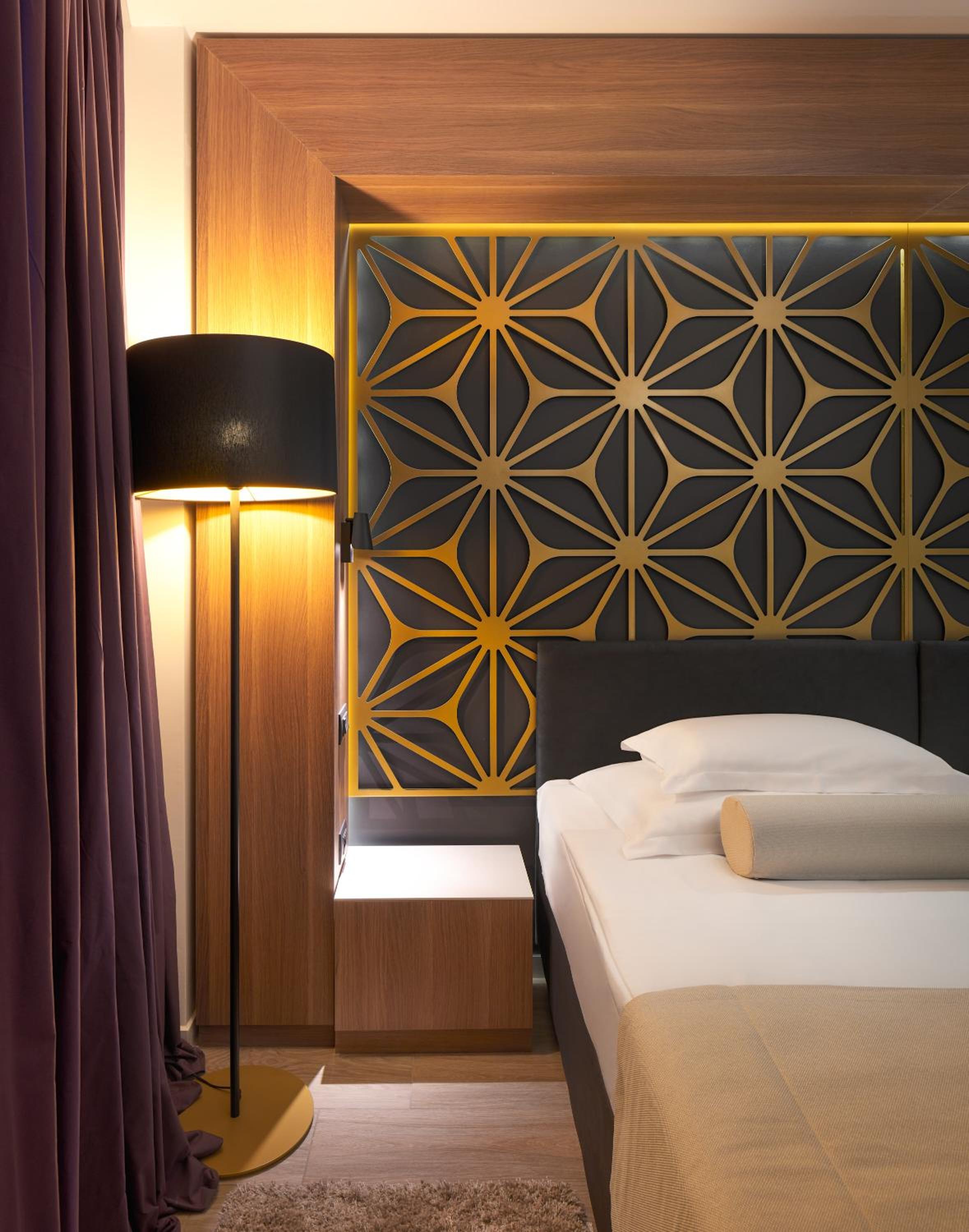 Standard Double or Twin Room - Photo 4