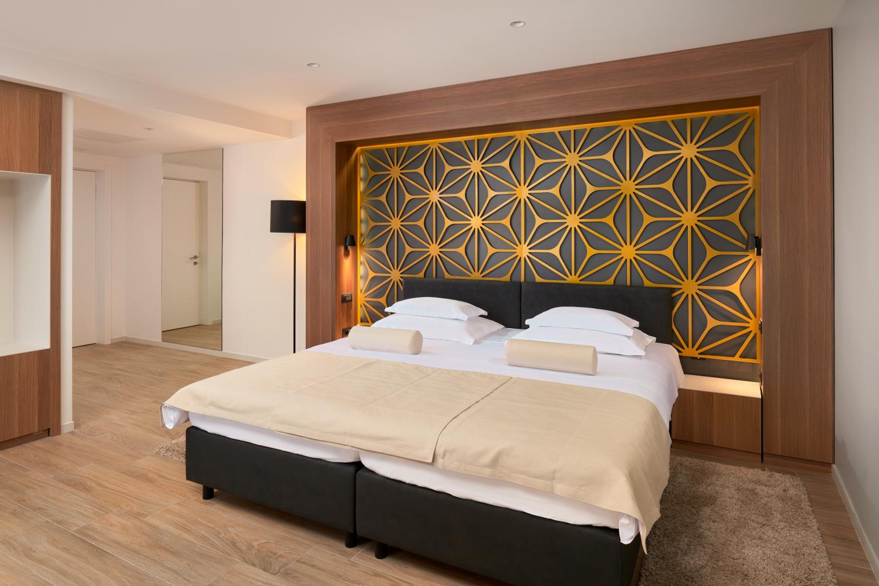 Standard Double or Twin Room with Sea View - Photo 5